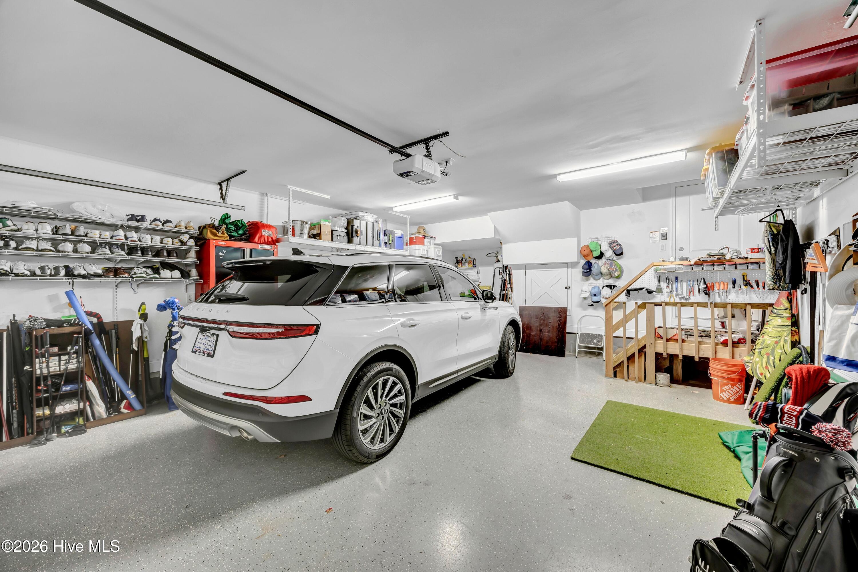 100550306 | Photo 24