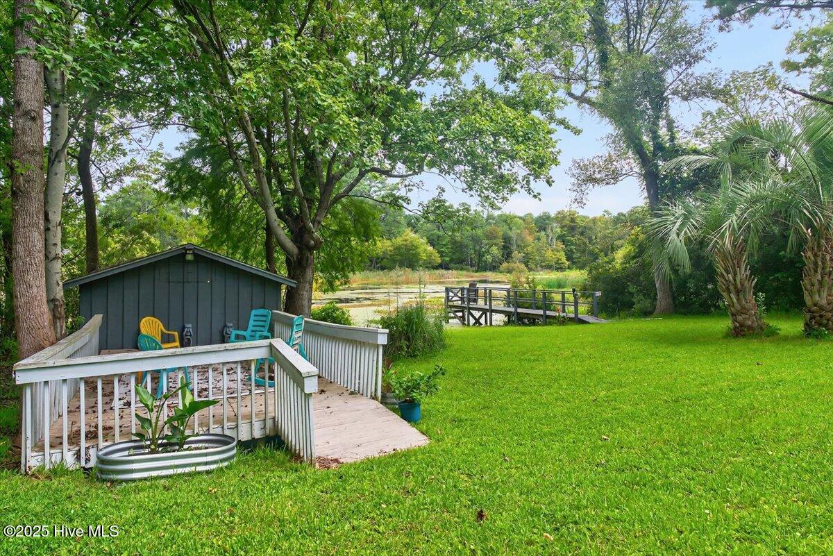 100525090 | Photo 45