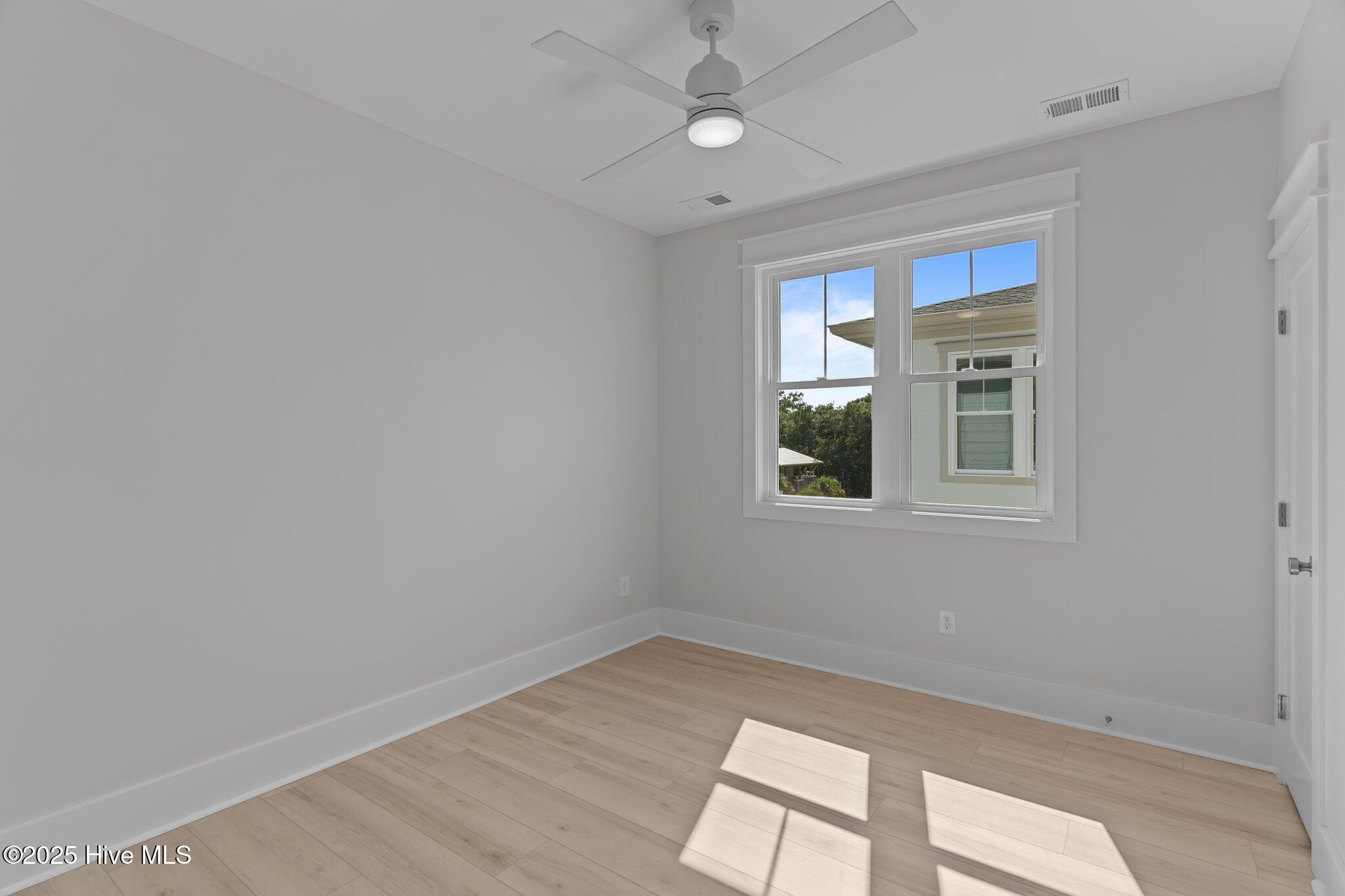 100515159 | Photo 22