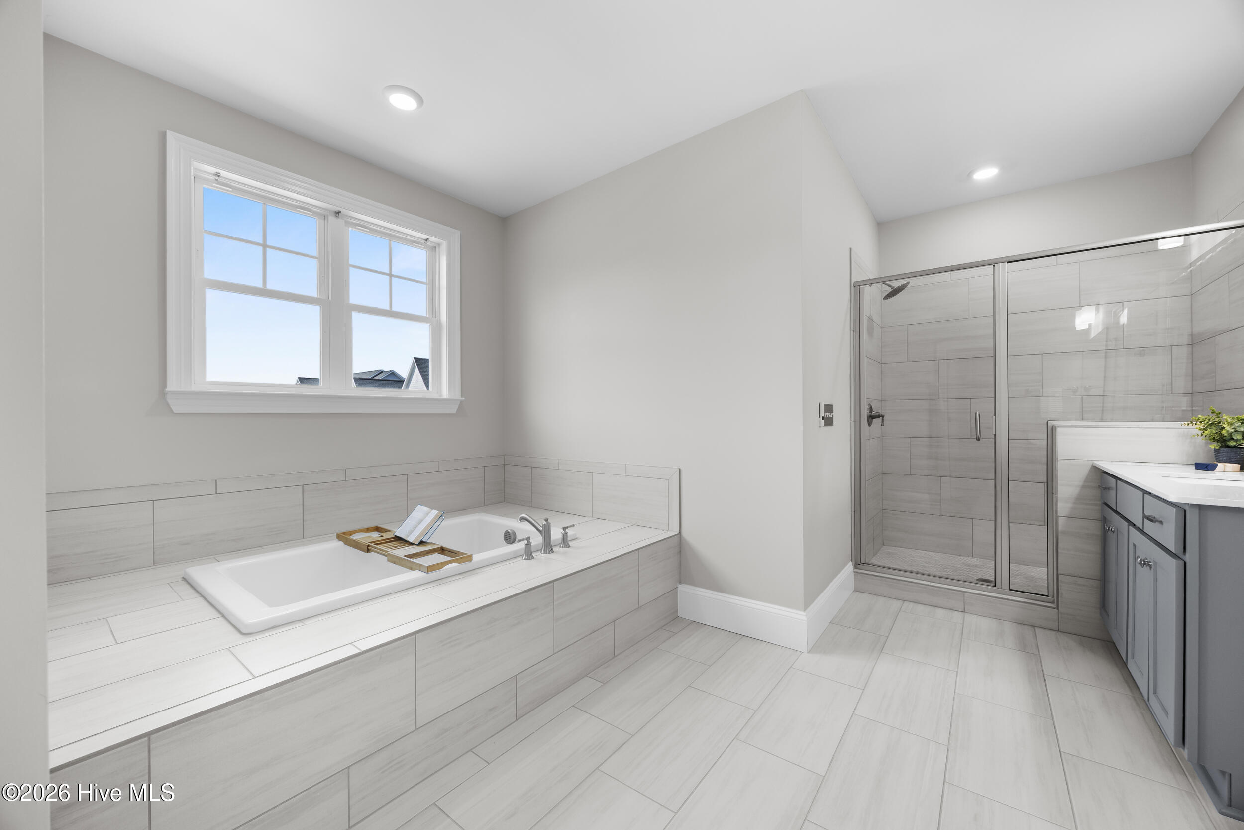 100567603 | Photo 31