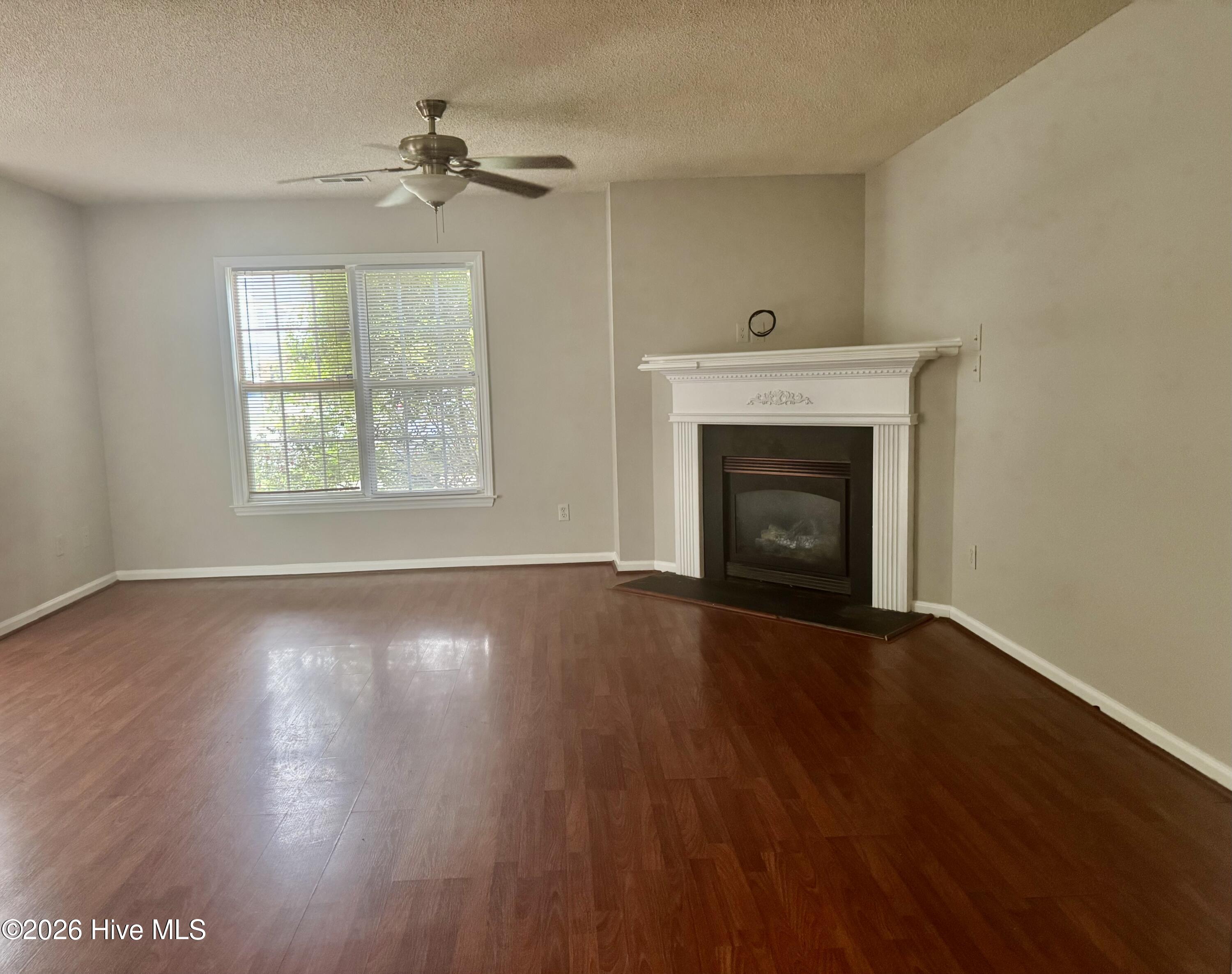 4th image of 2502 Bluff View Ct #B, Greenville, NC 27834 | MLS# 100574971