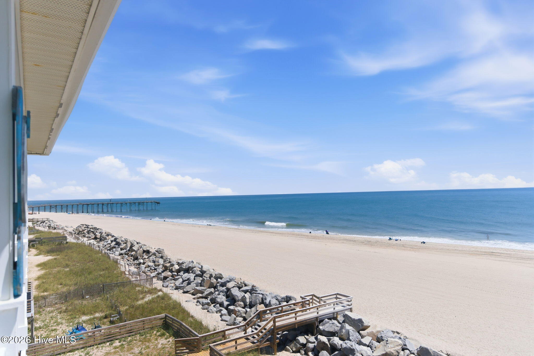 100570337 | Photo 40