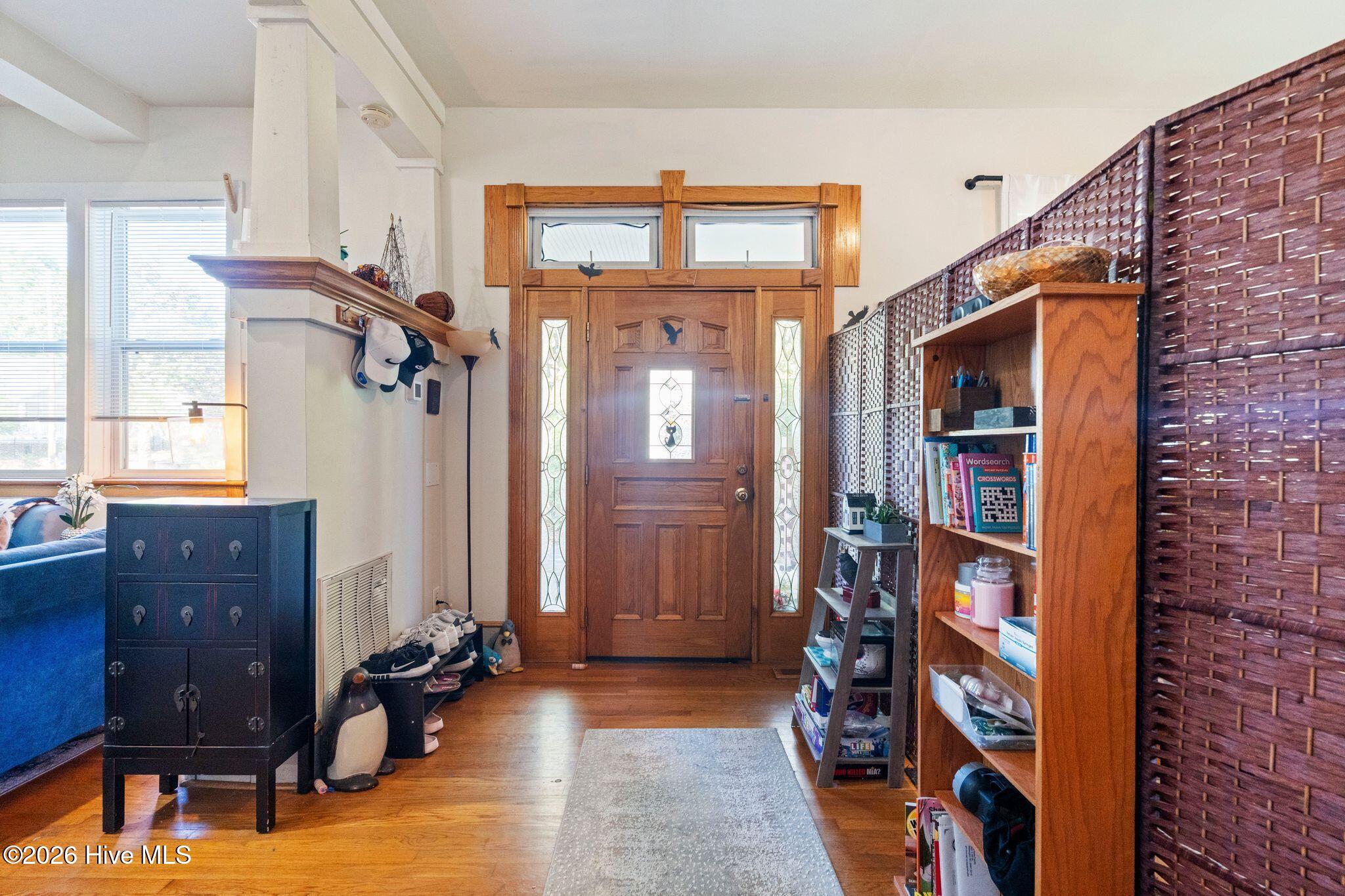 100570327 | Photo 10