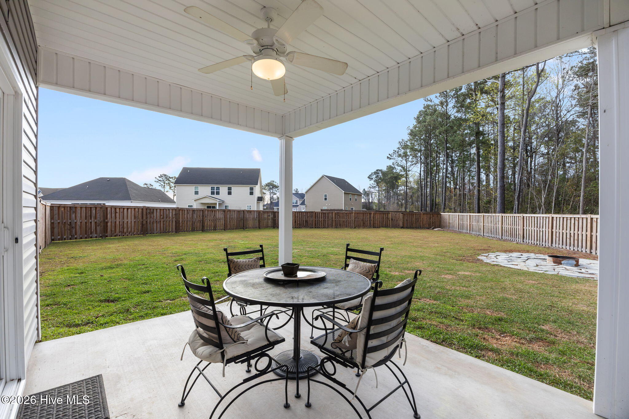 100563779 | Photo 54