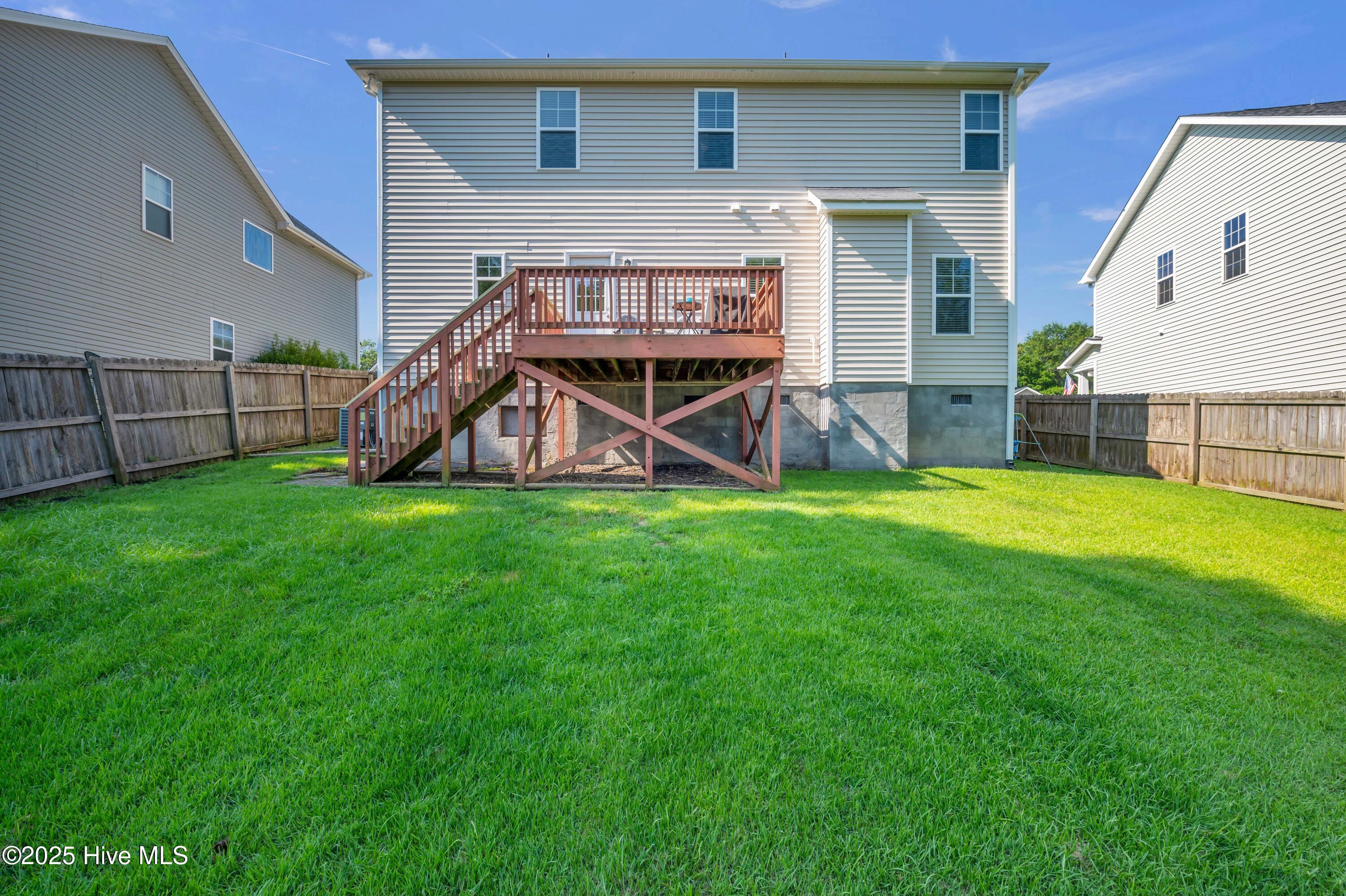 100517192 | Photo 35