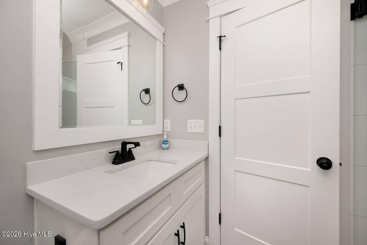 100560212 | Photo 107