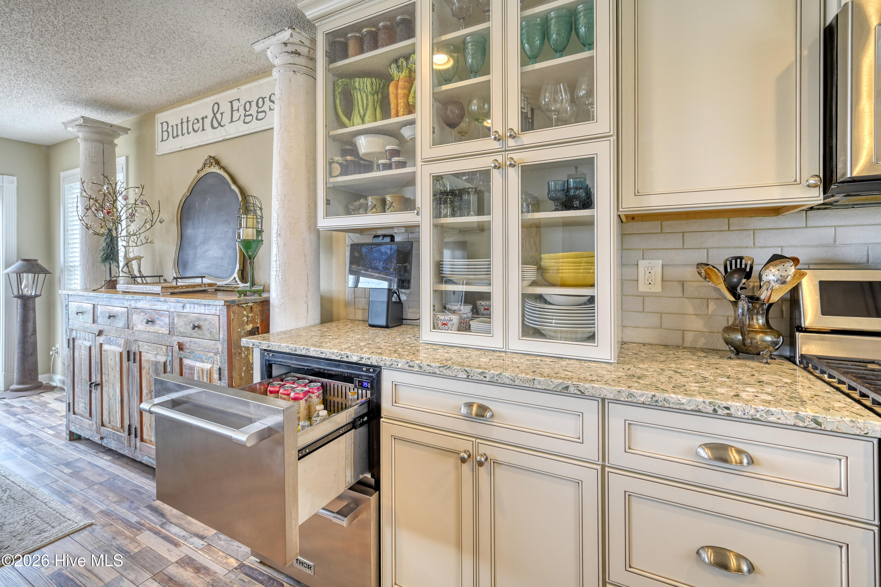 100558069 | Photo 28