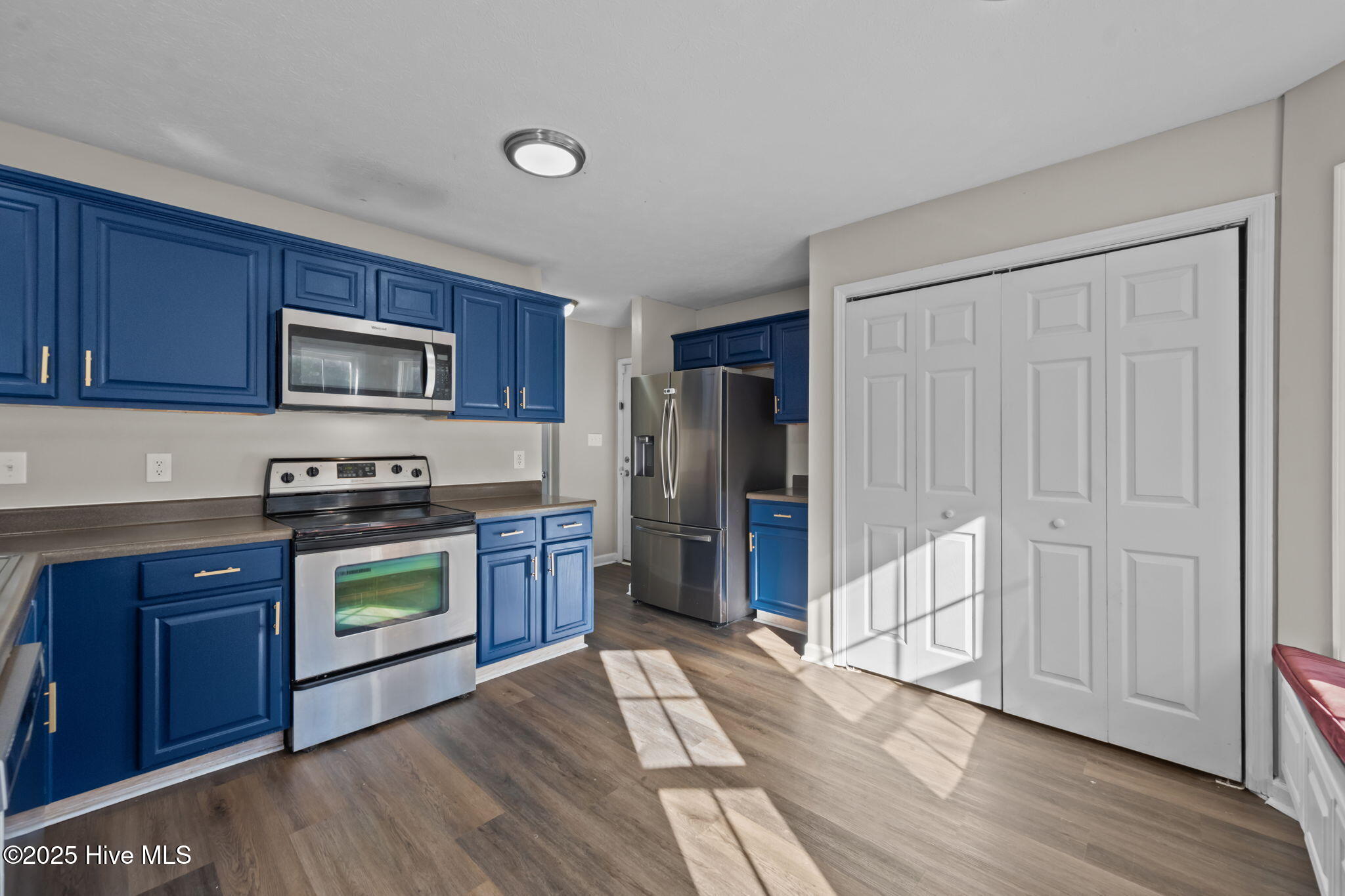 100545642 | Photo 14