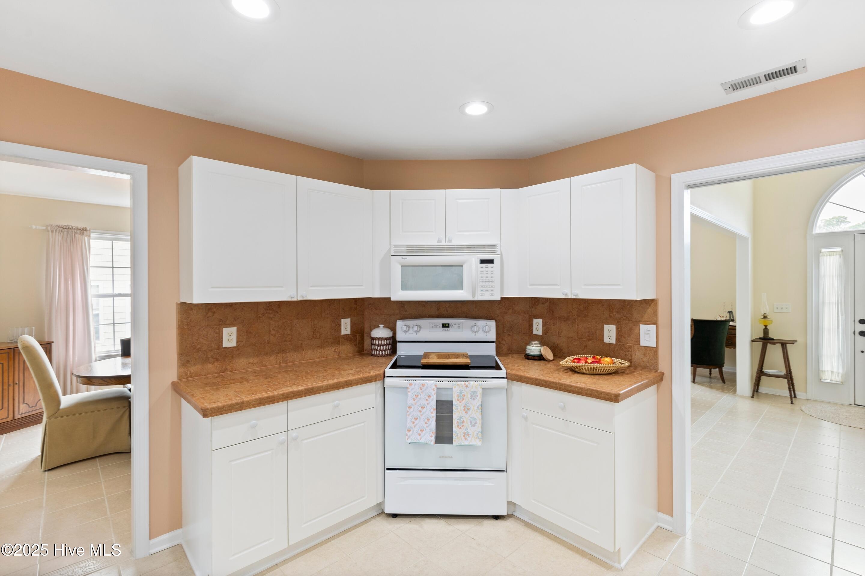 100528797 | Photo 12