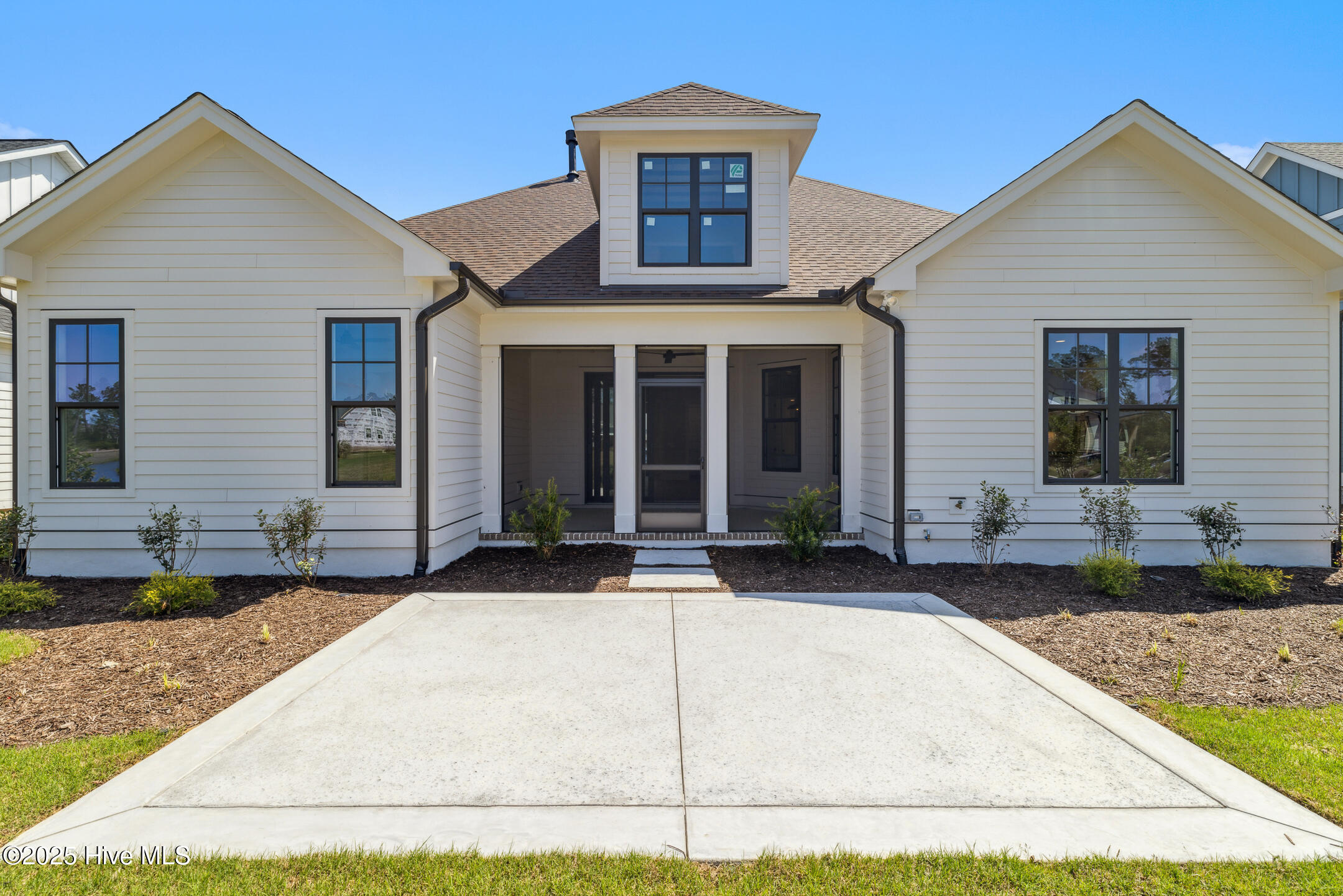 100461244 | Photo 83