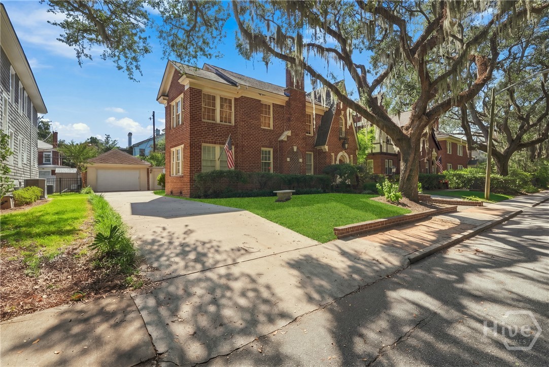 Photo 1 of Single family home for sale at 633 E 46th Street, Savannah, GA 31405 | MLS# SA365778 | Listing updated on 2026-10-07