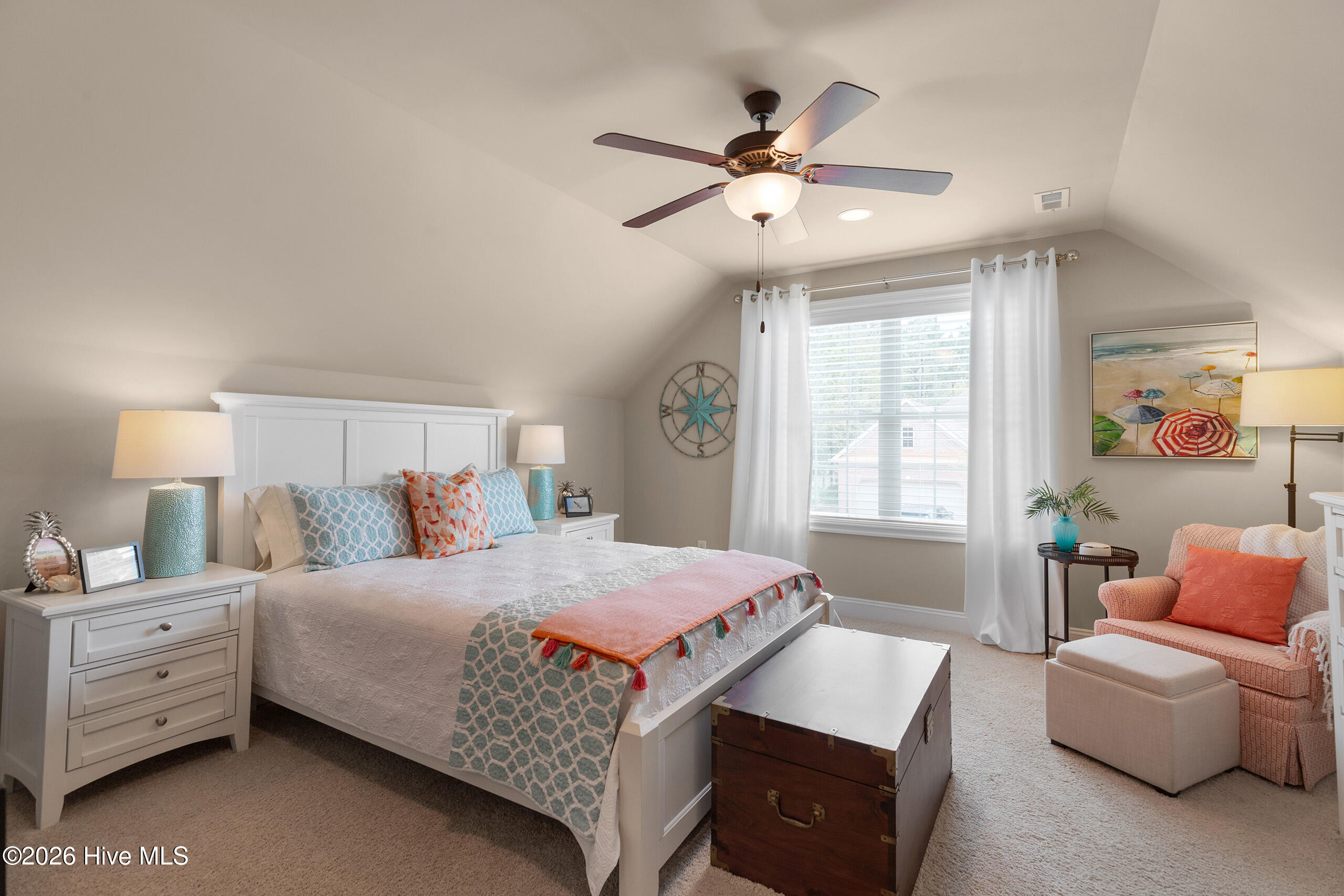 100567107 | Photo 33