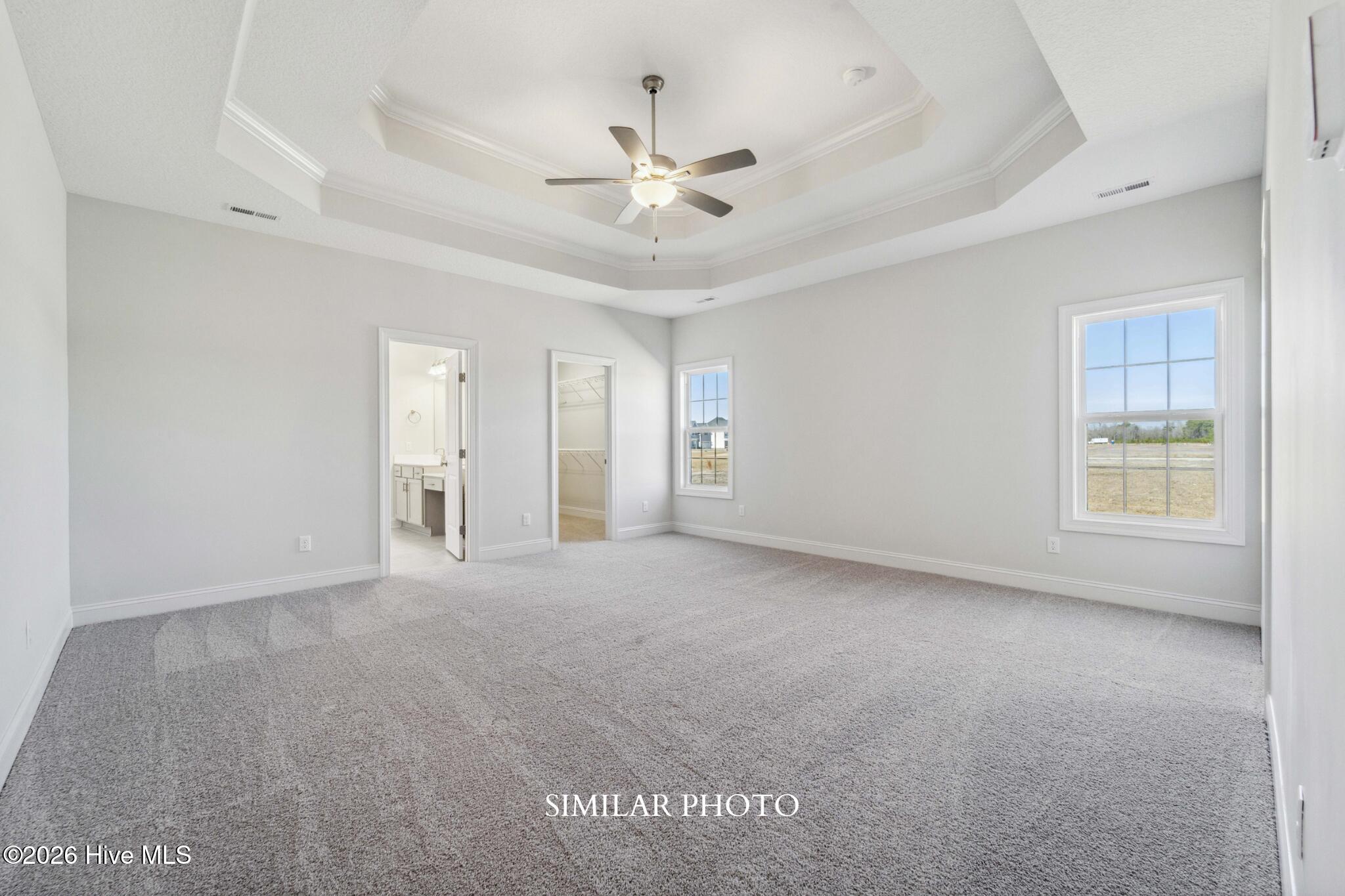 100561573 | Photo 13