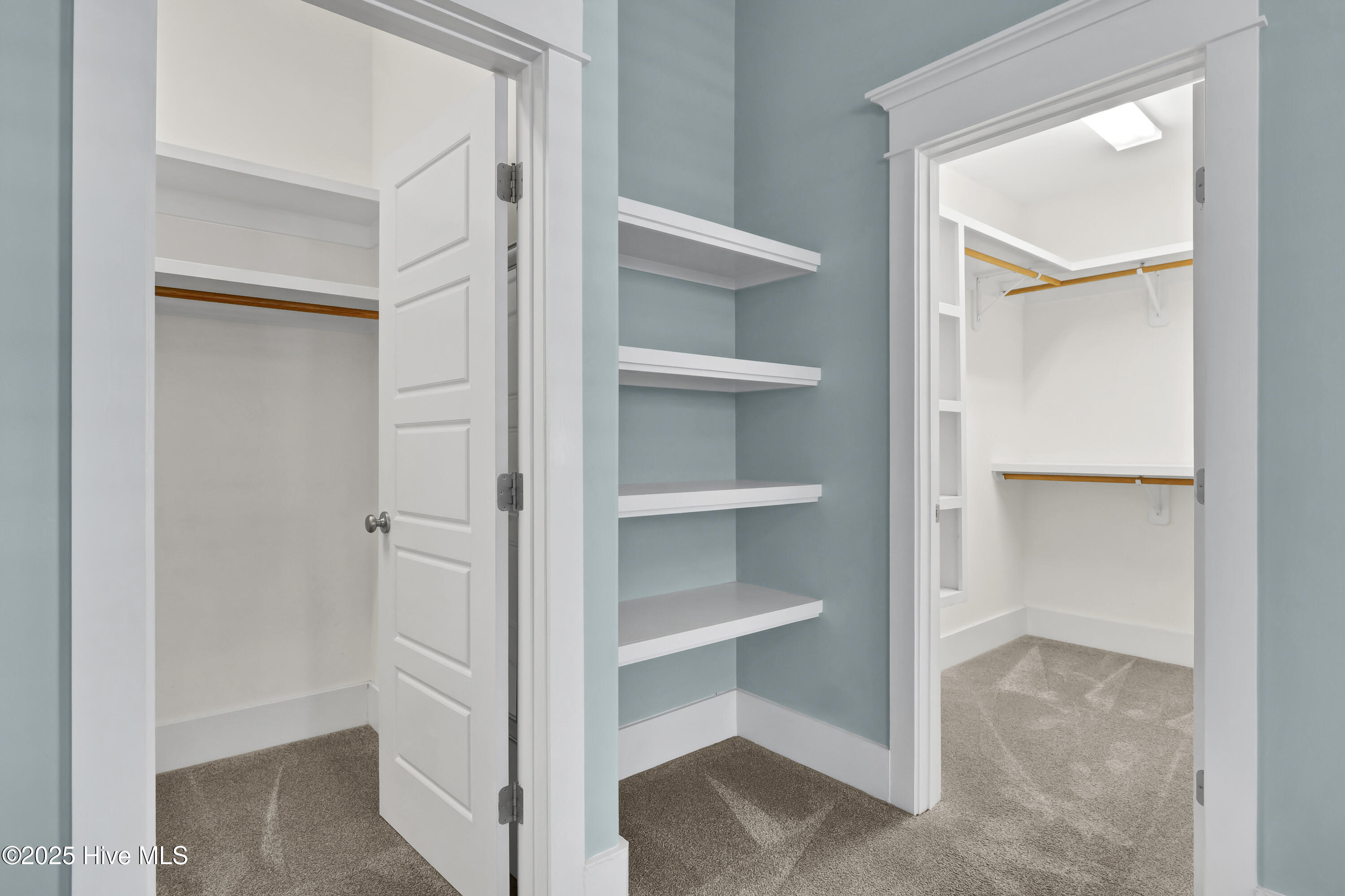 100537444 | Photo 21