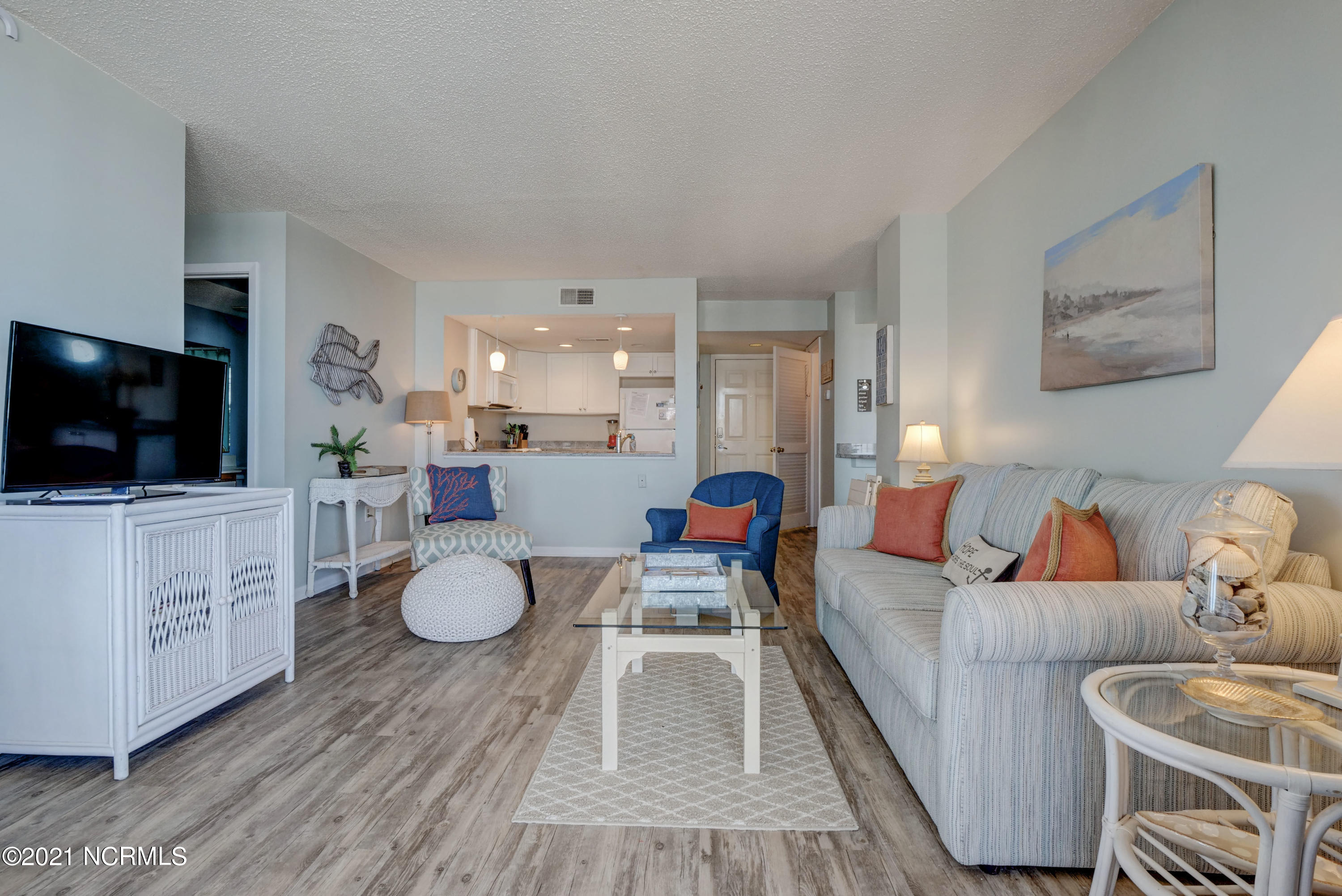 100527601 | Photo 12