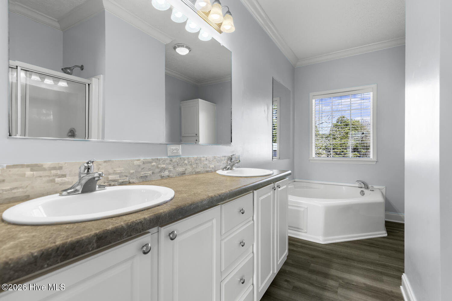 100550778 | Photo 14