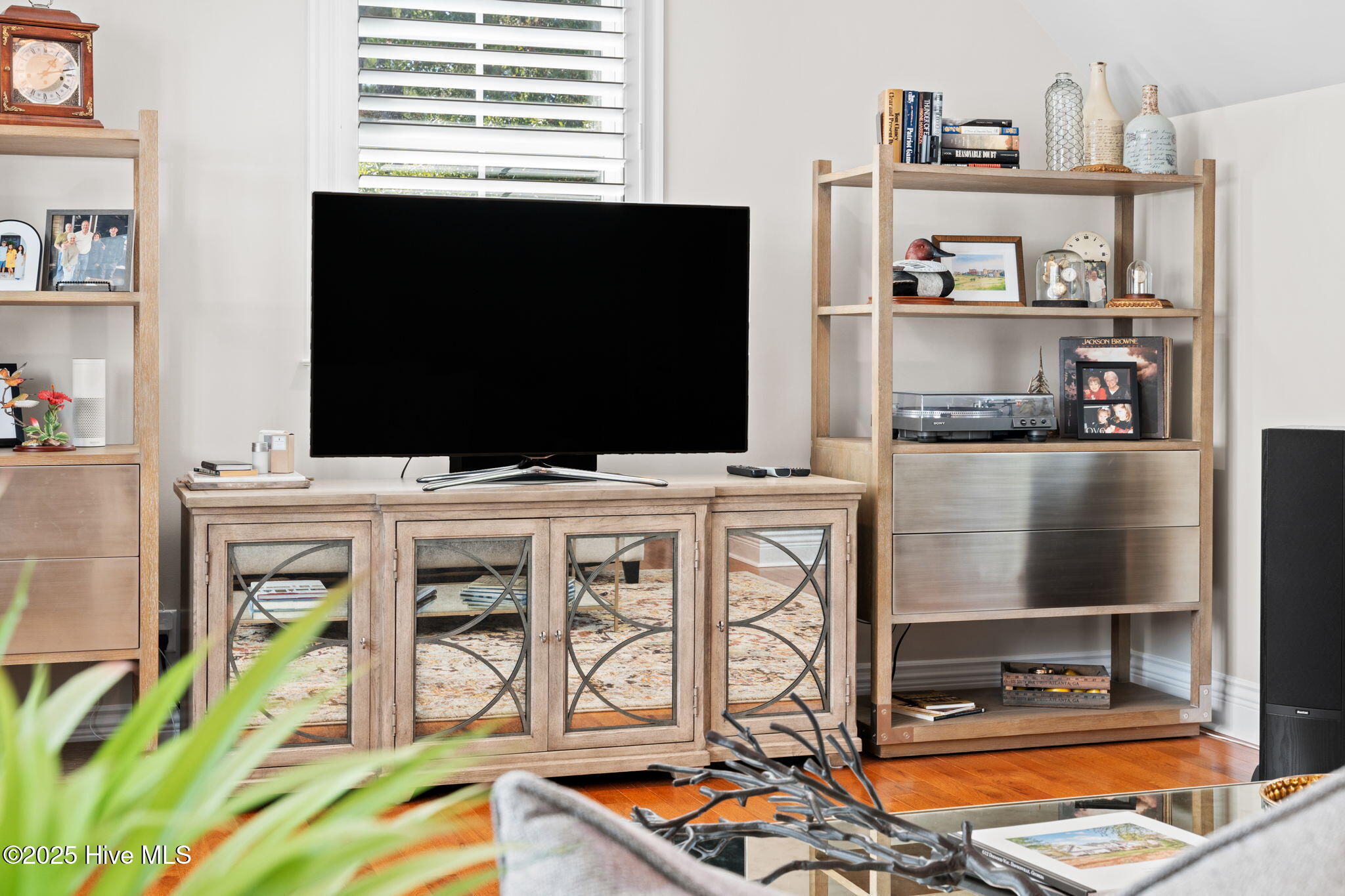 100549580 | Photo 57