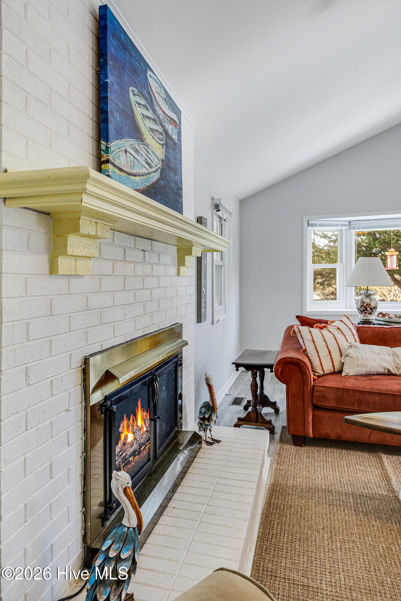 100547384 | Photo 24