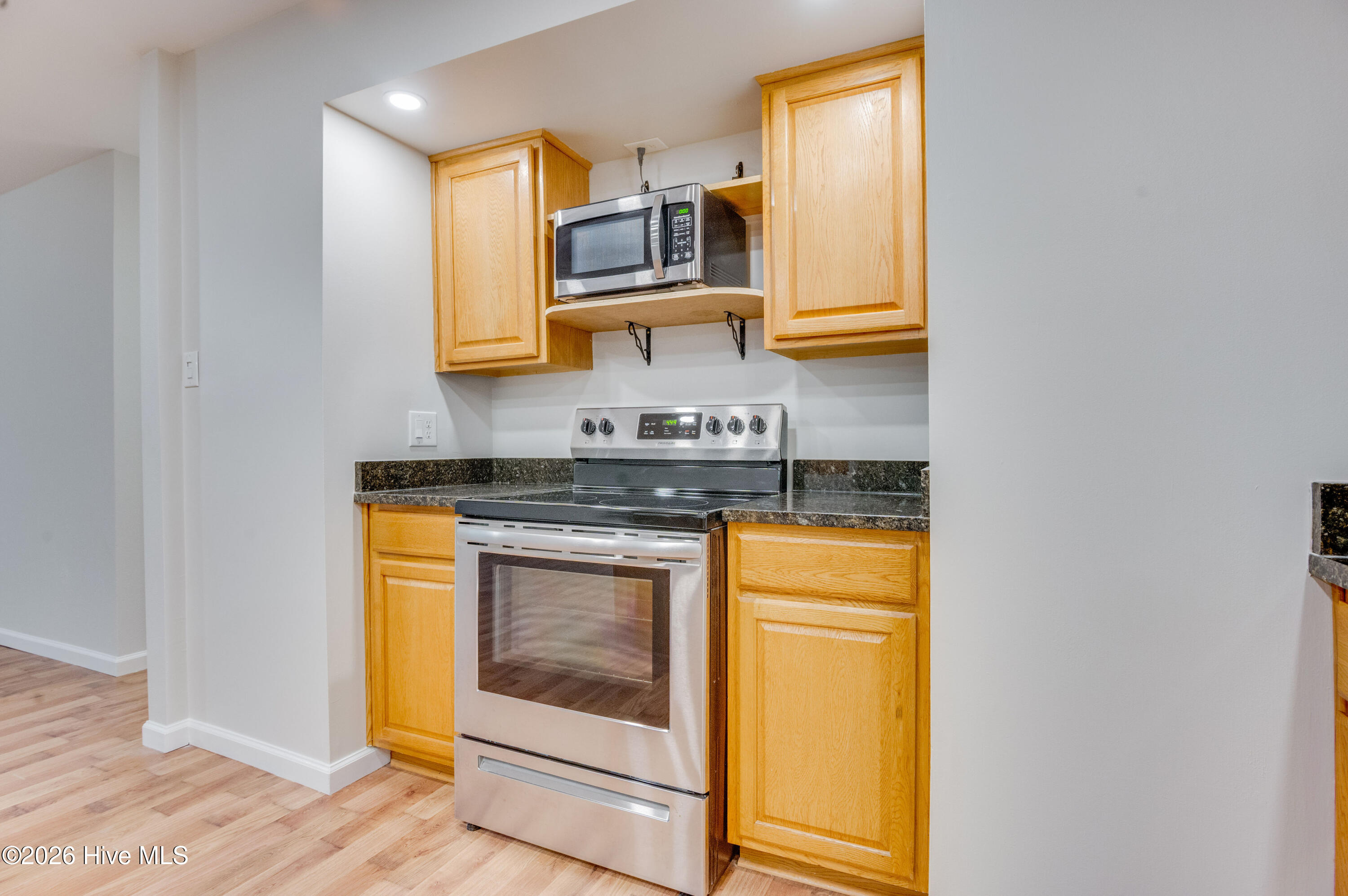 100547210 | Photo 12