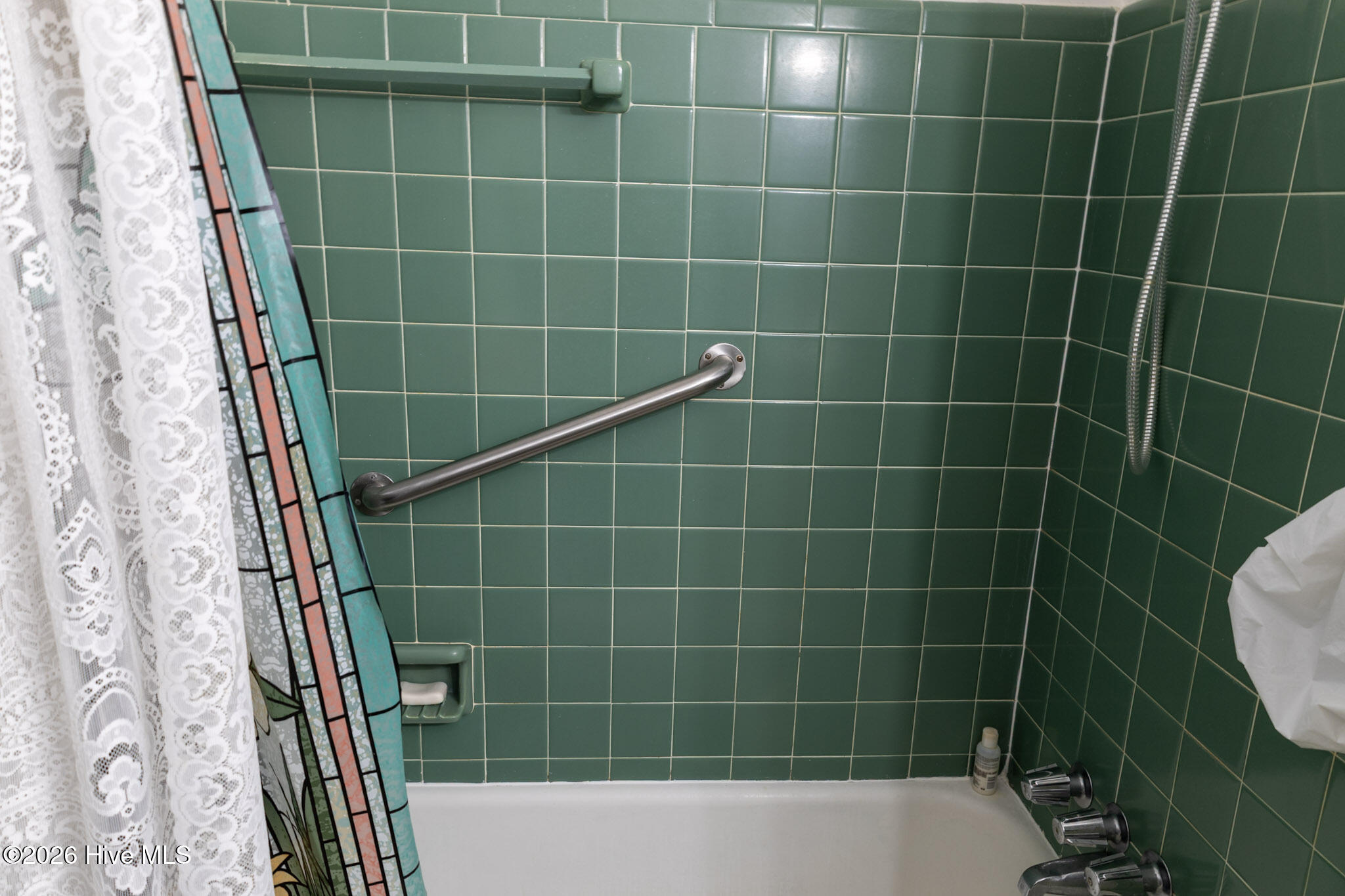 100561146 | Photo 16