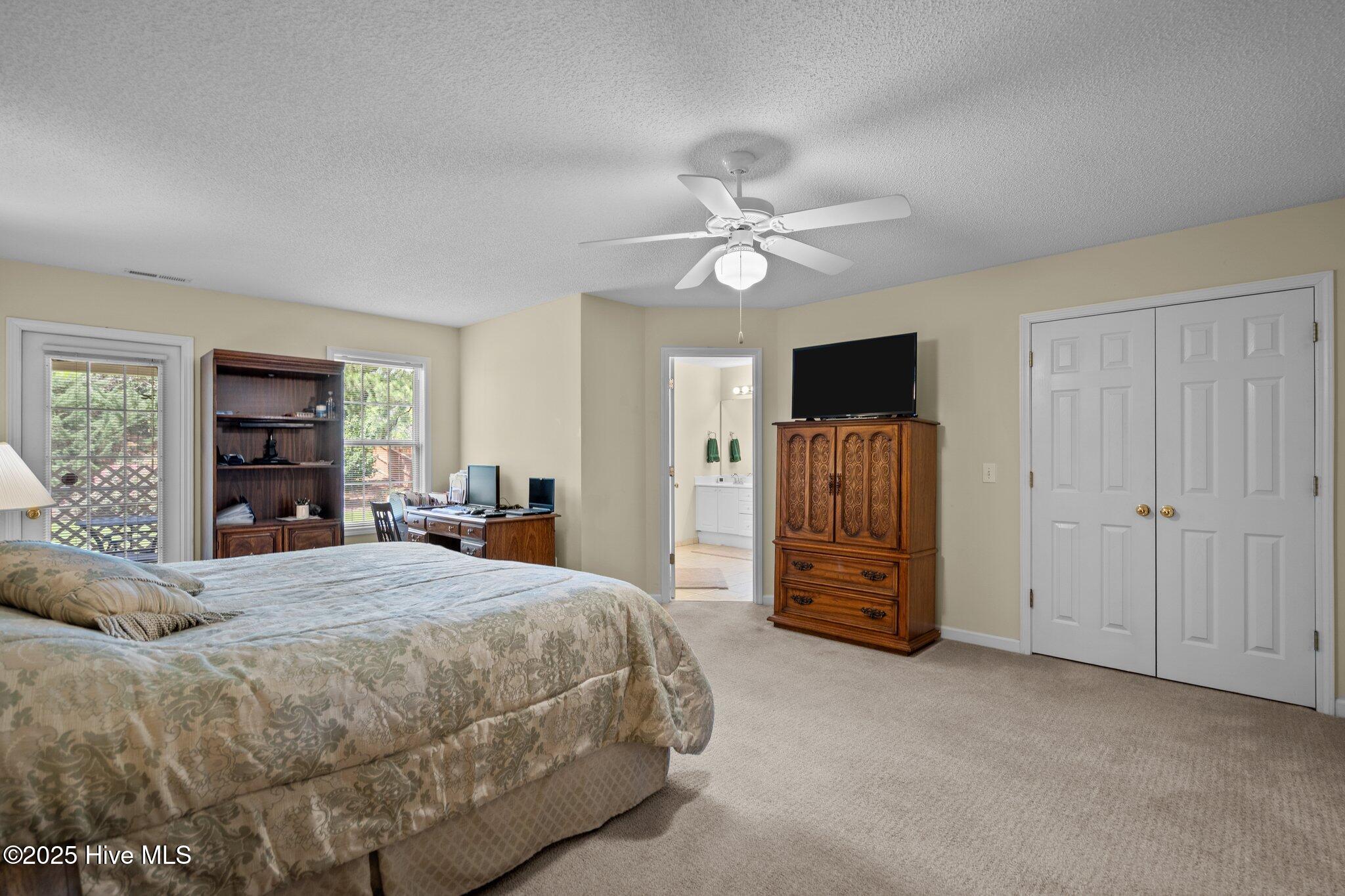 100515832 | Photo 32