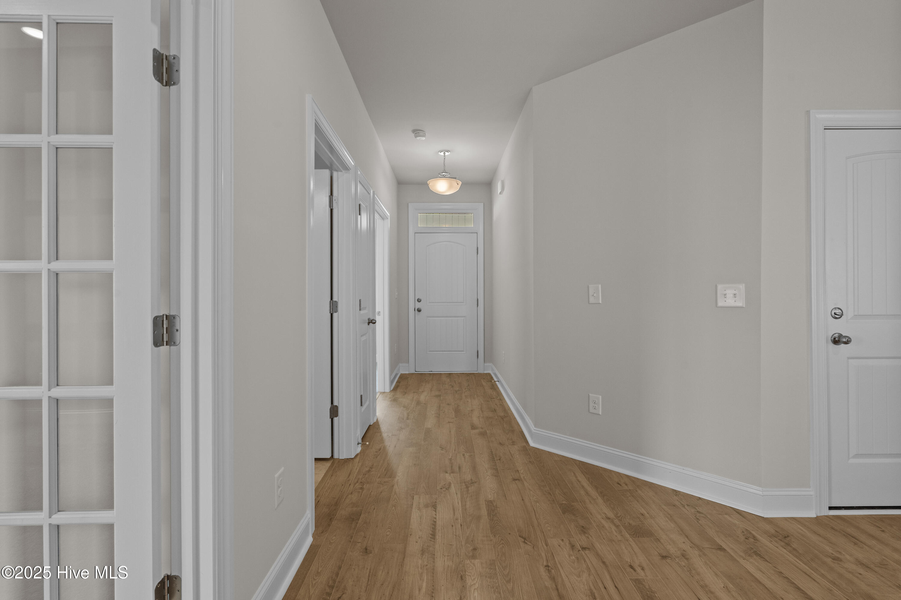 100521032 | Photo 14