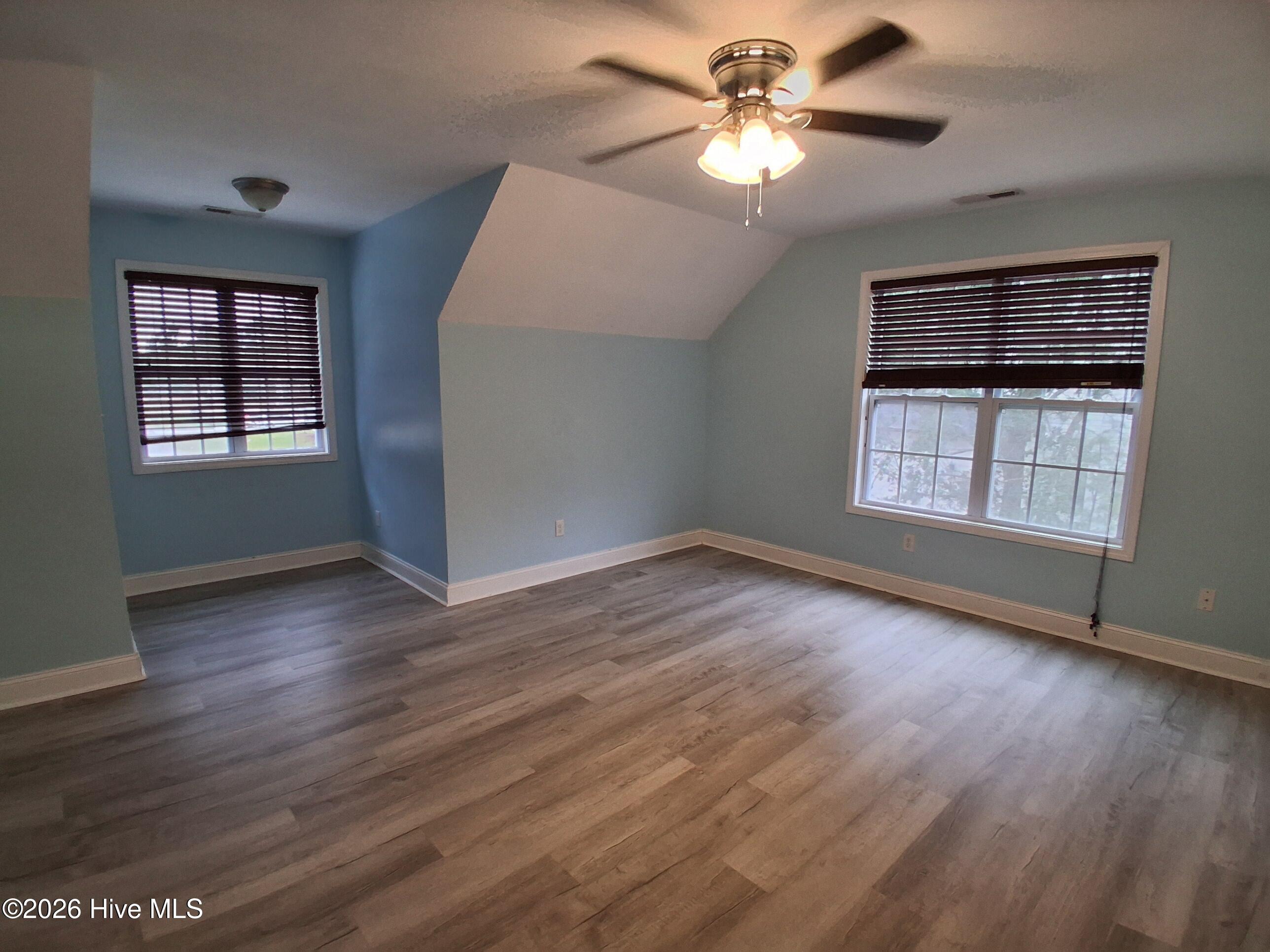 100504331 | Photo 41