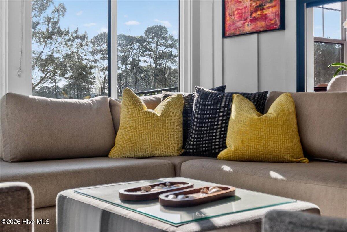 100548349 | Photo 38