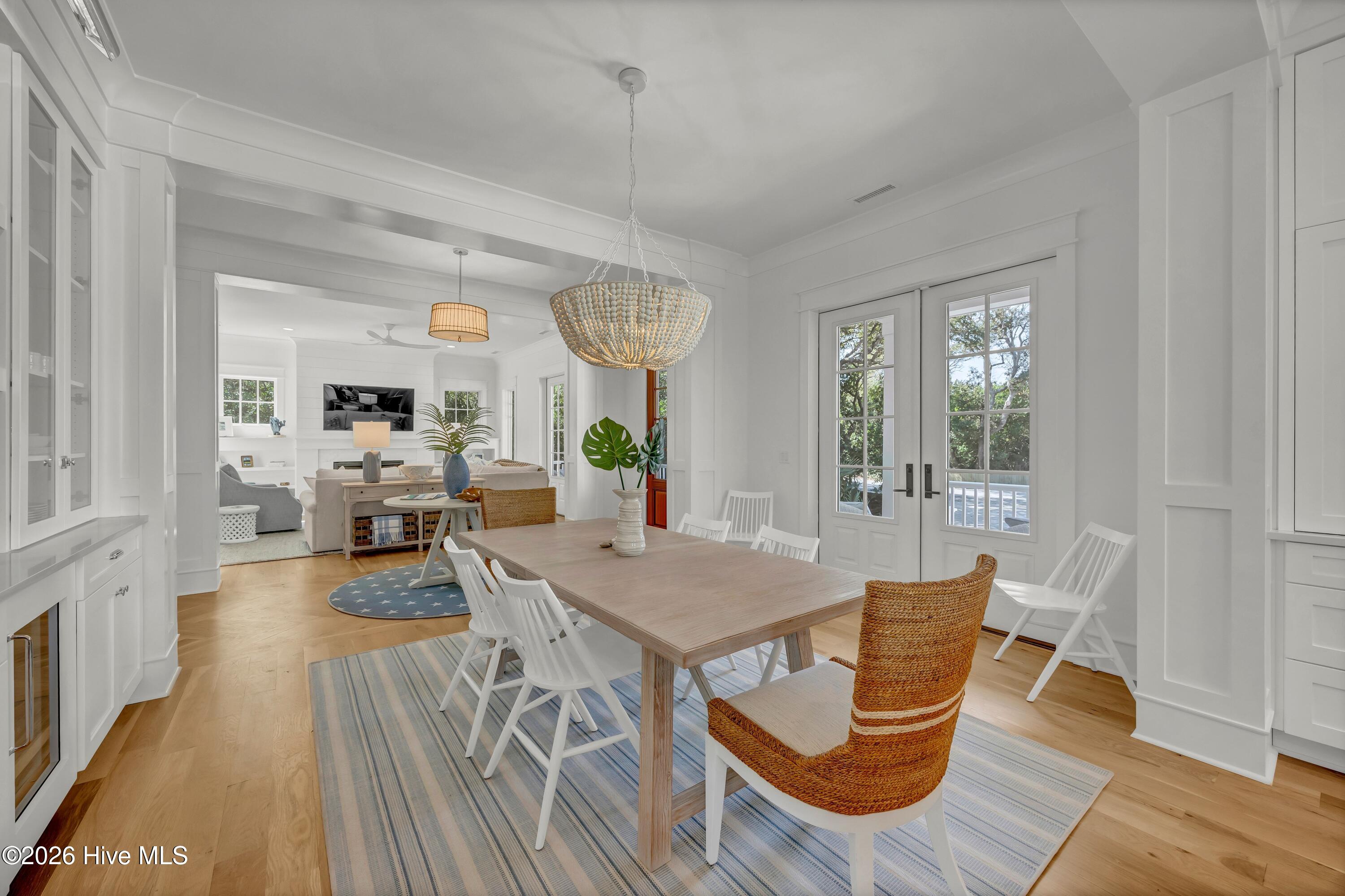 100567930 | Photo 16