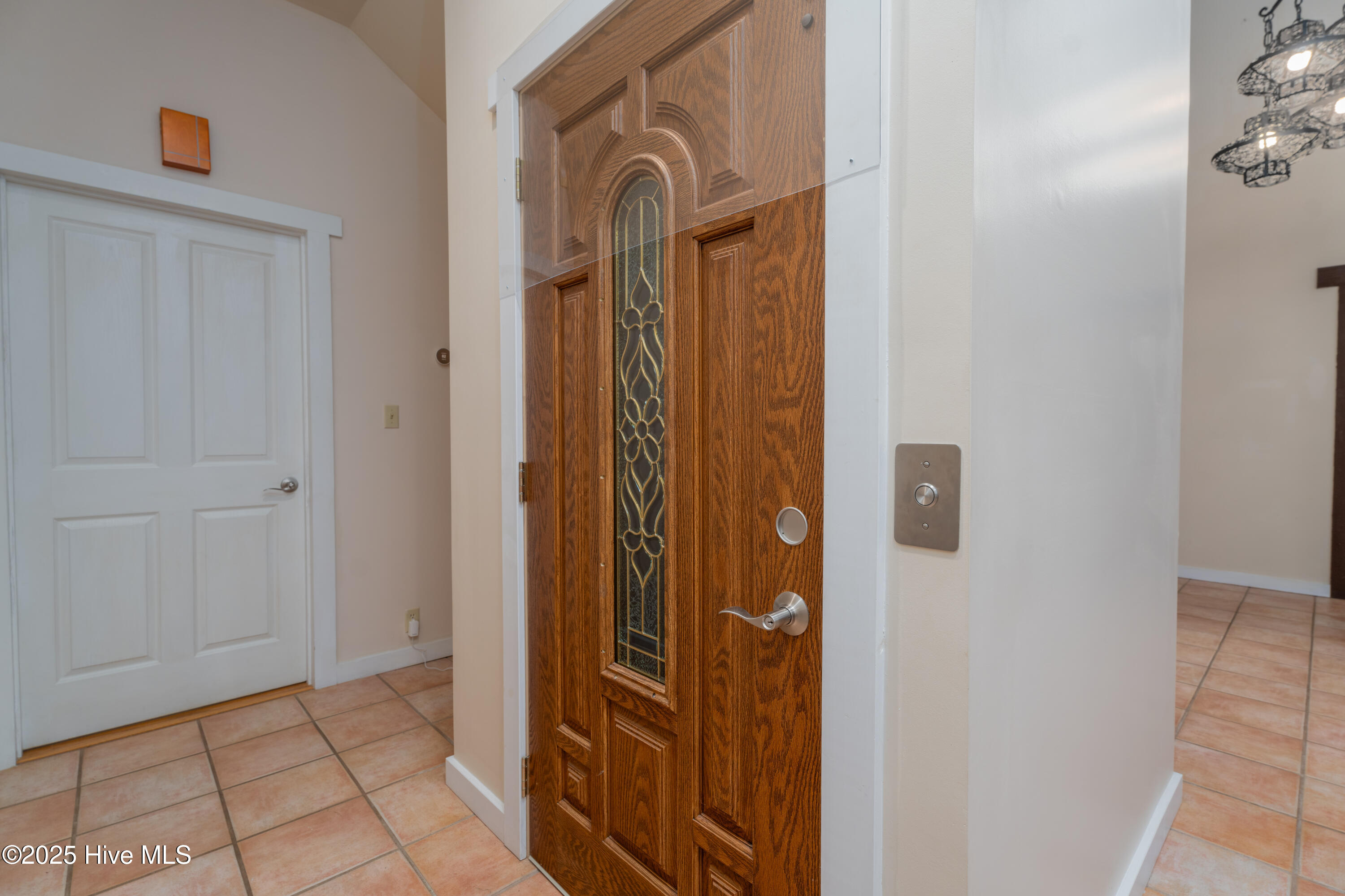 100543560 | Photo 11