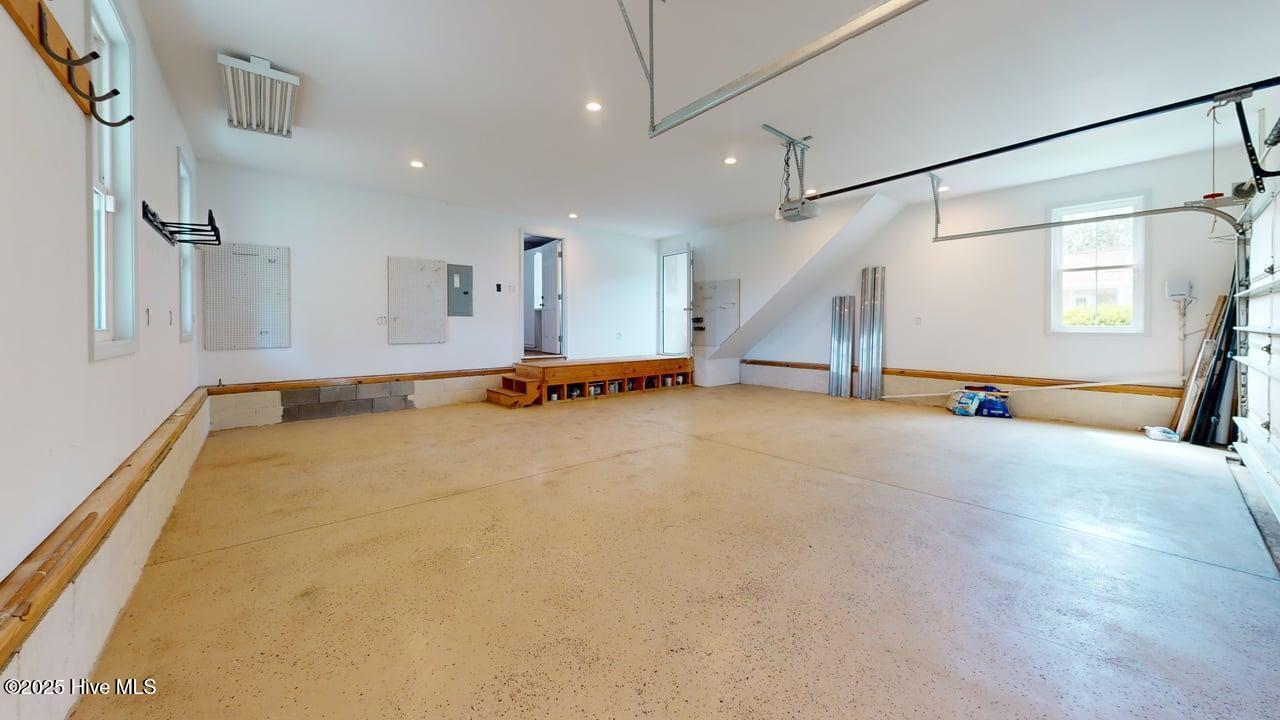 100502870 | Photo 51