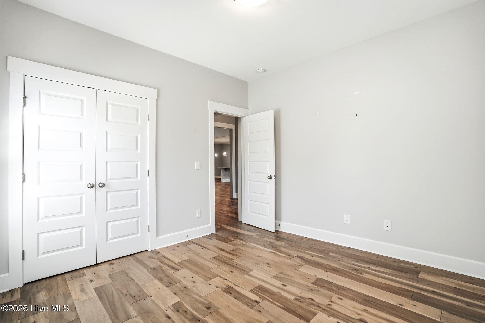 100565141 | Photo 24