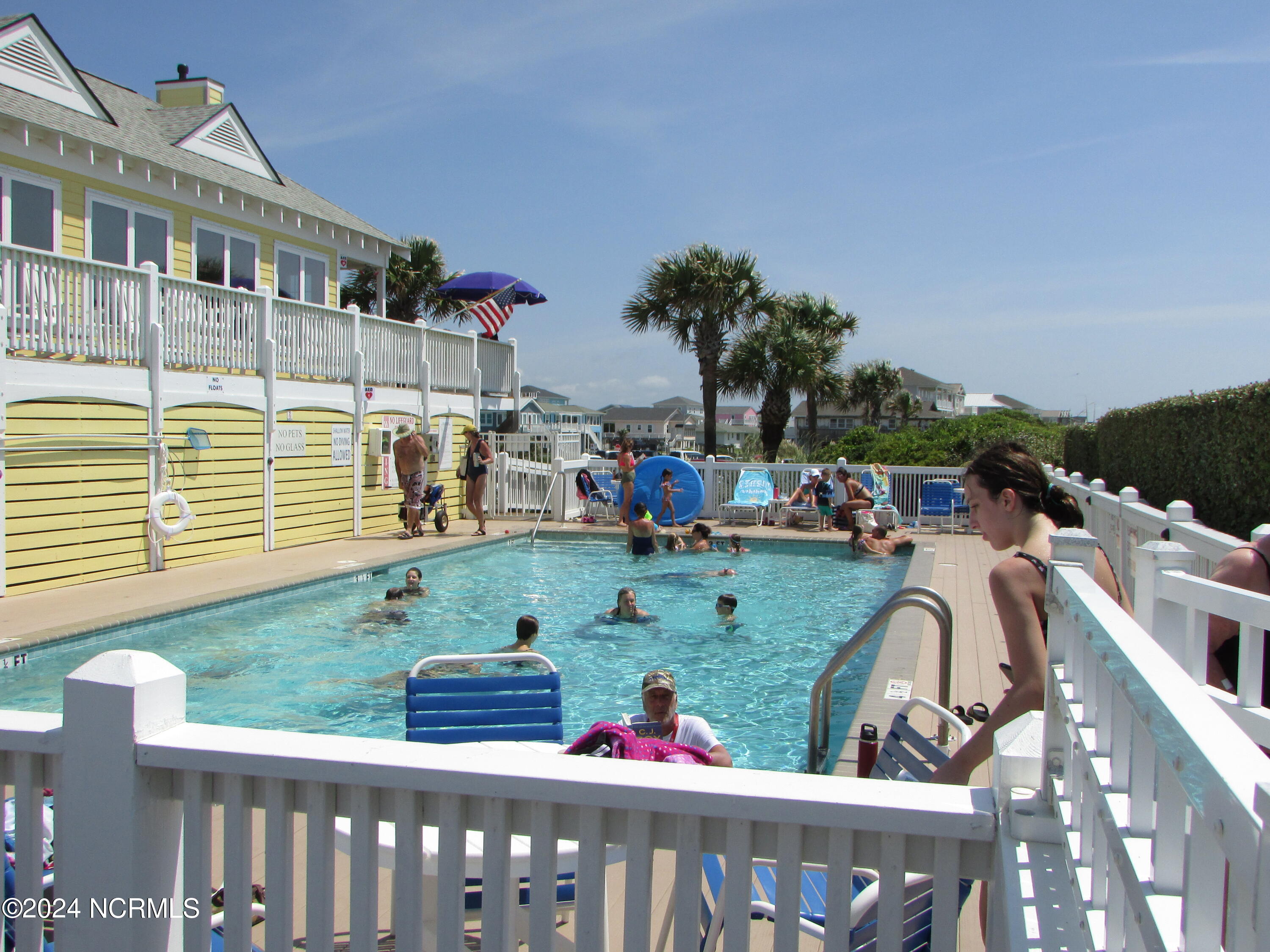 100560867 | Photo 41