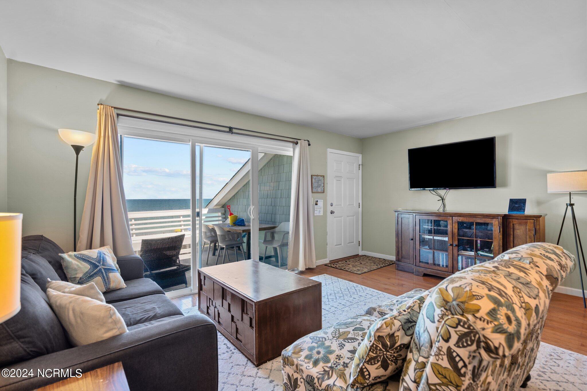 1308 Carolina Beach Avenue N 3a, Carolina Beach, NC 28428 – photo 7: 45-web-or-mls-DSC09867