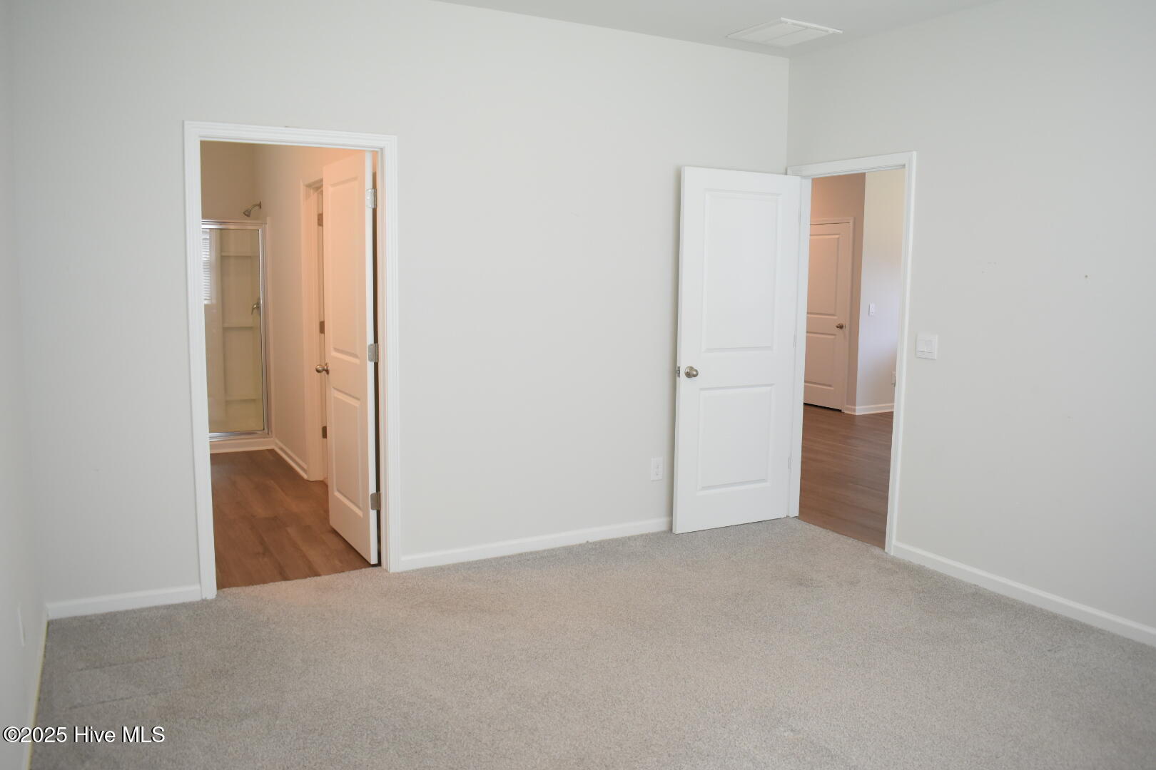 100535497 | Photo 13