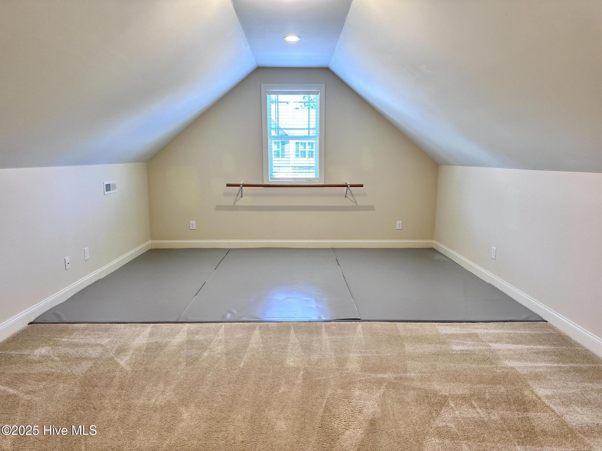 100545722 | Photo 27