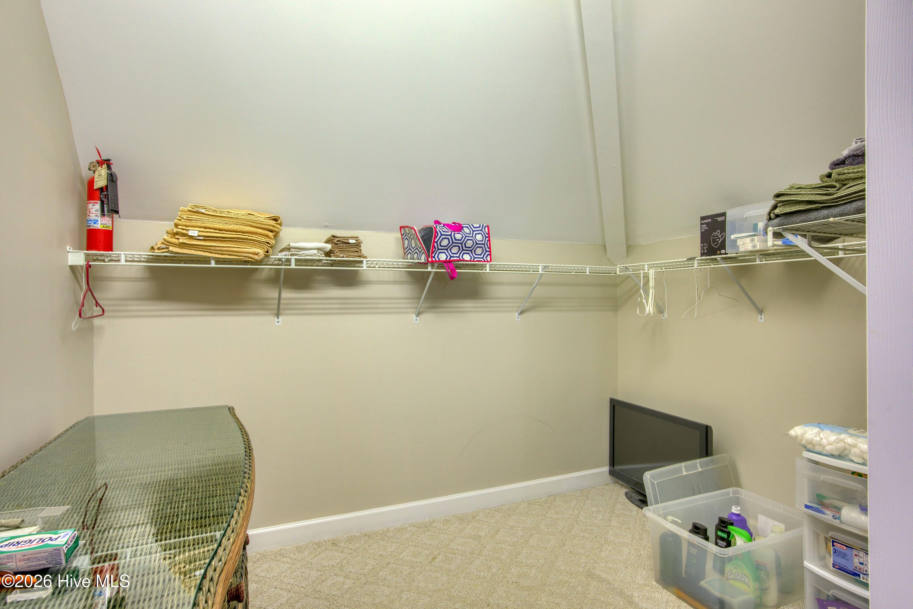 100558828 | Photo 20