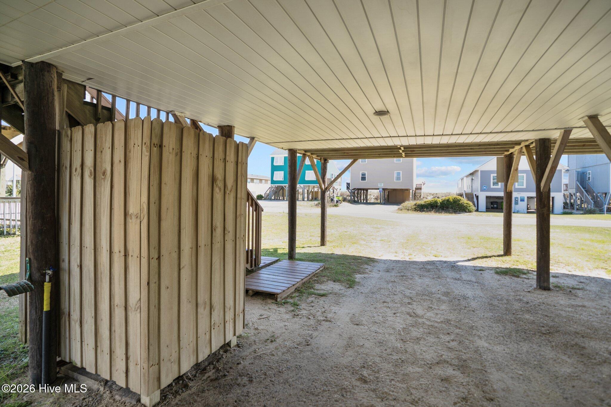 100560758 | Photo 32