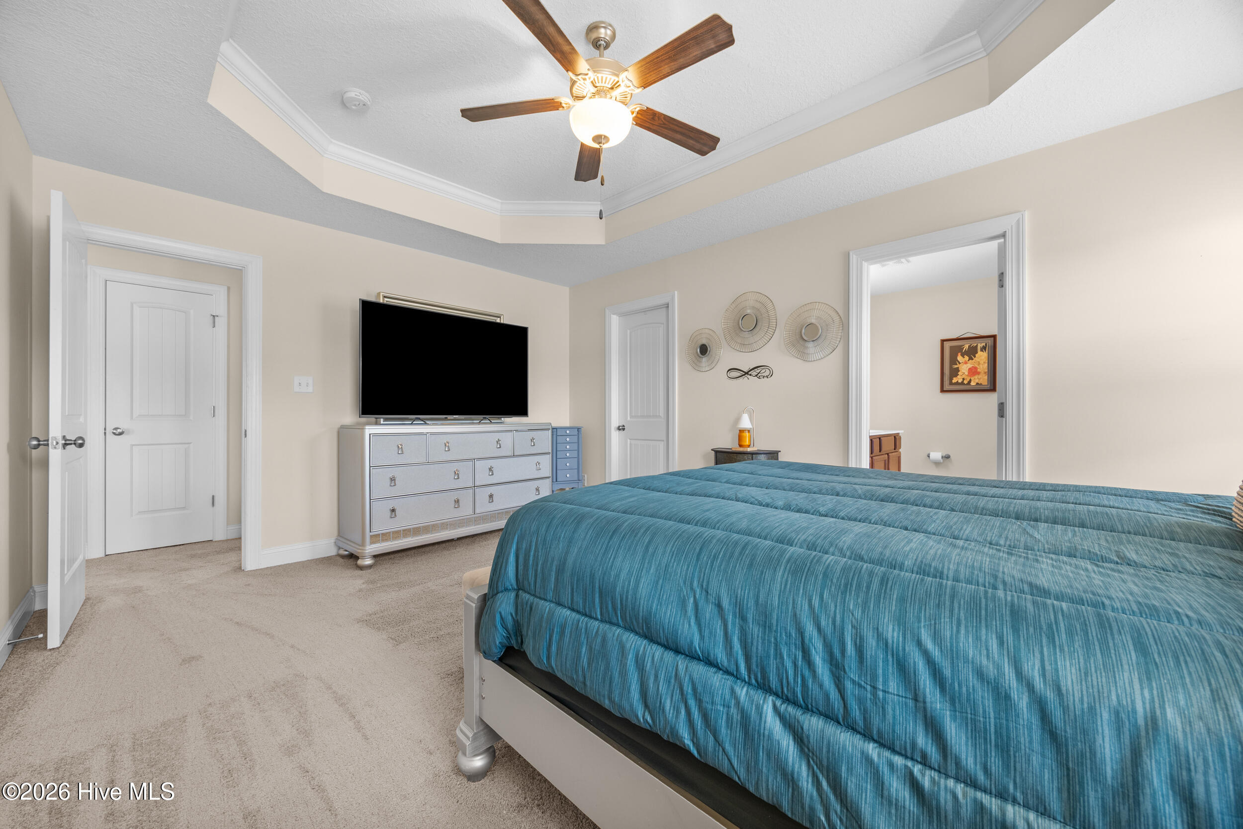 100567416 | Photo 25