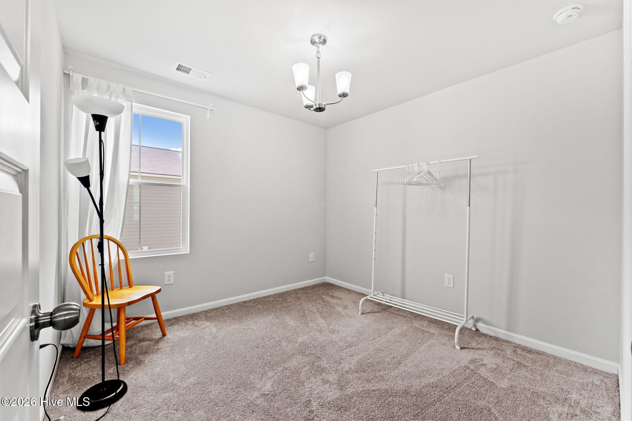 100566153 | Photo 24