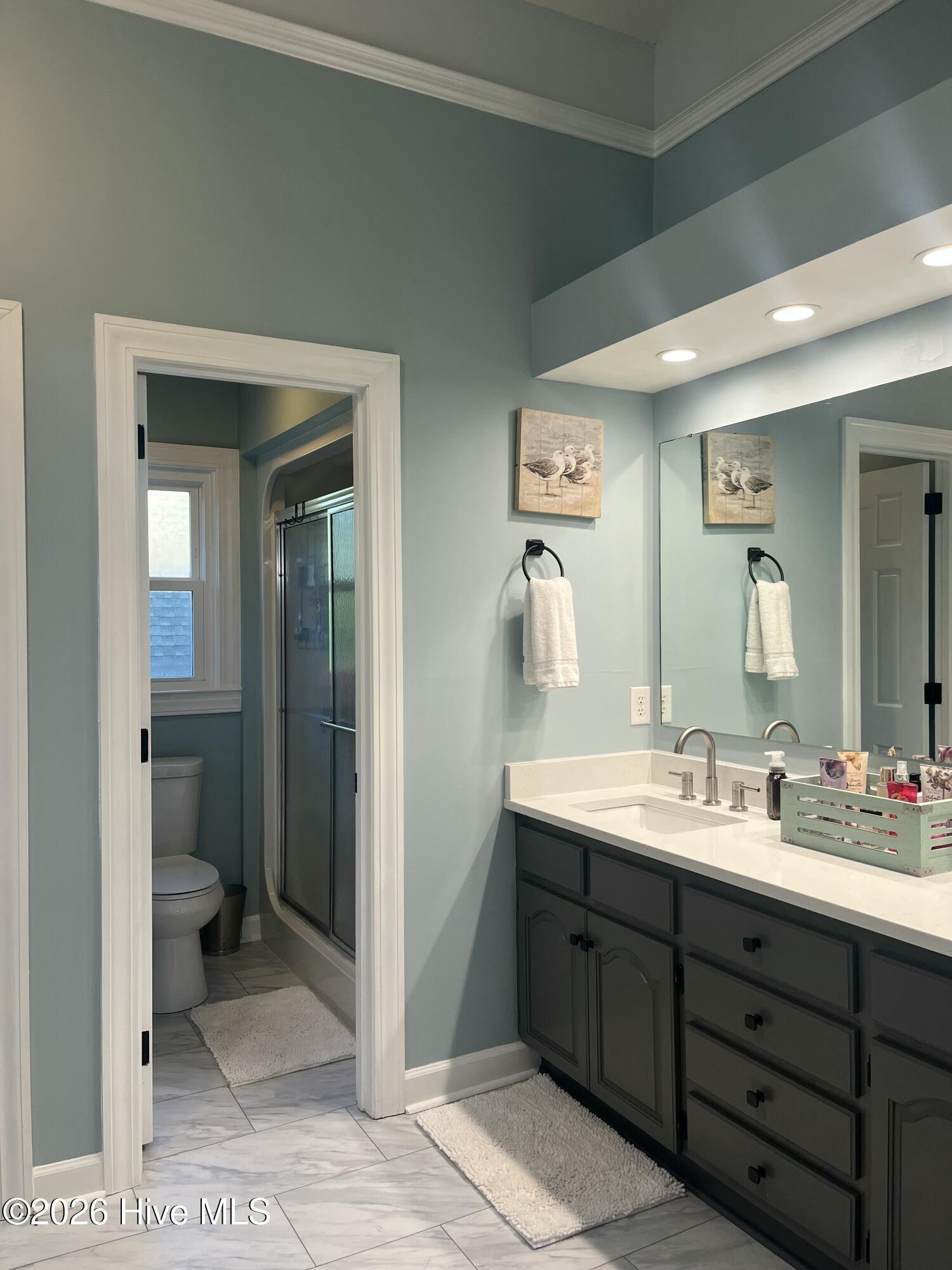 100570144 | Photo 26