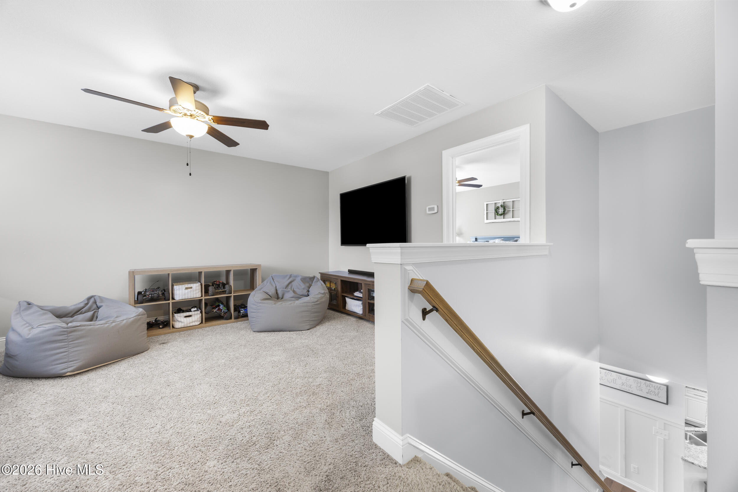 100565893 | Photo 28