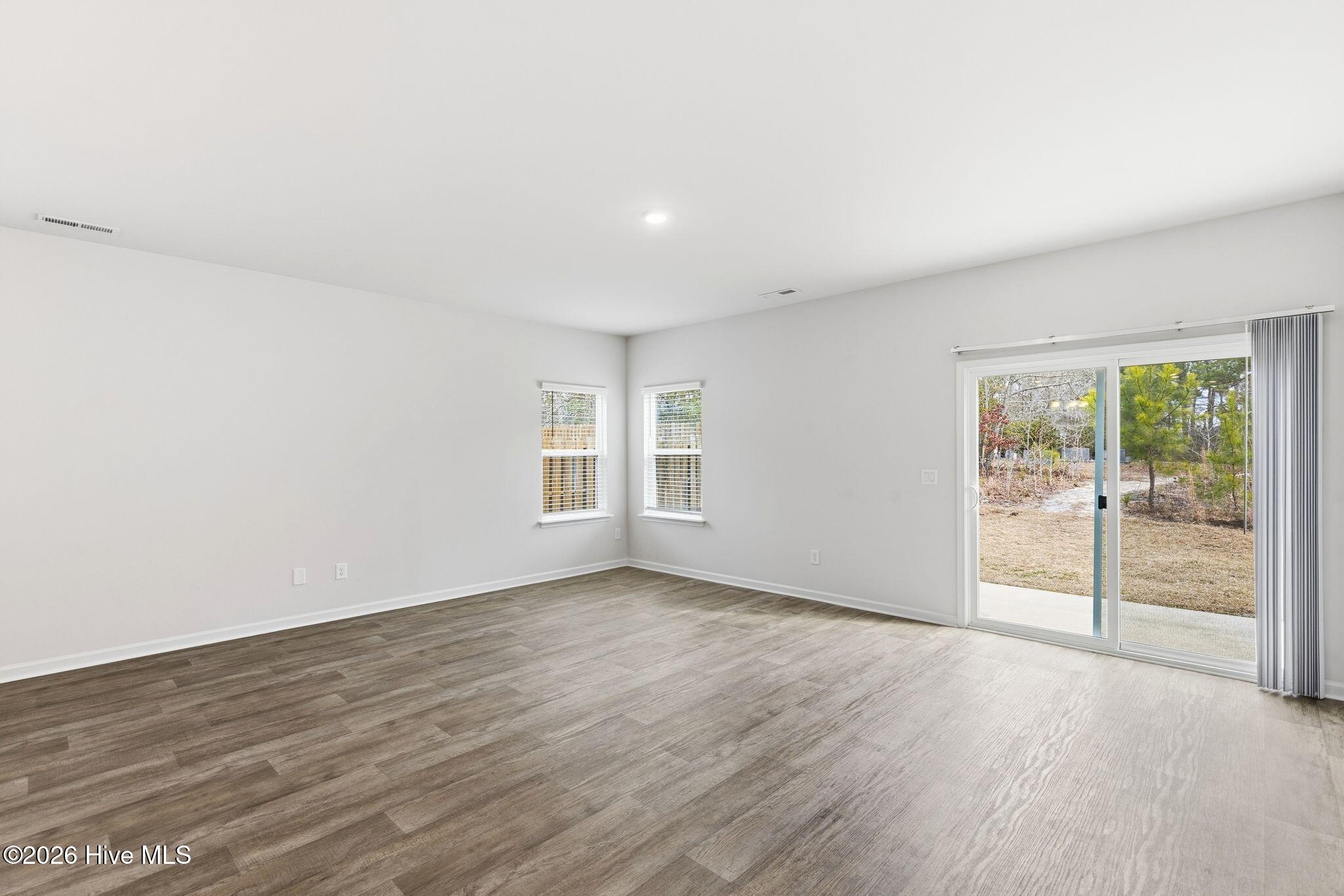 100556772 | Photo 11