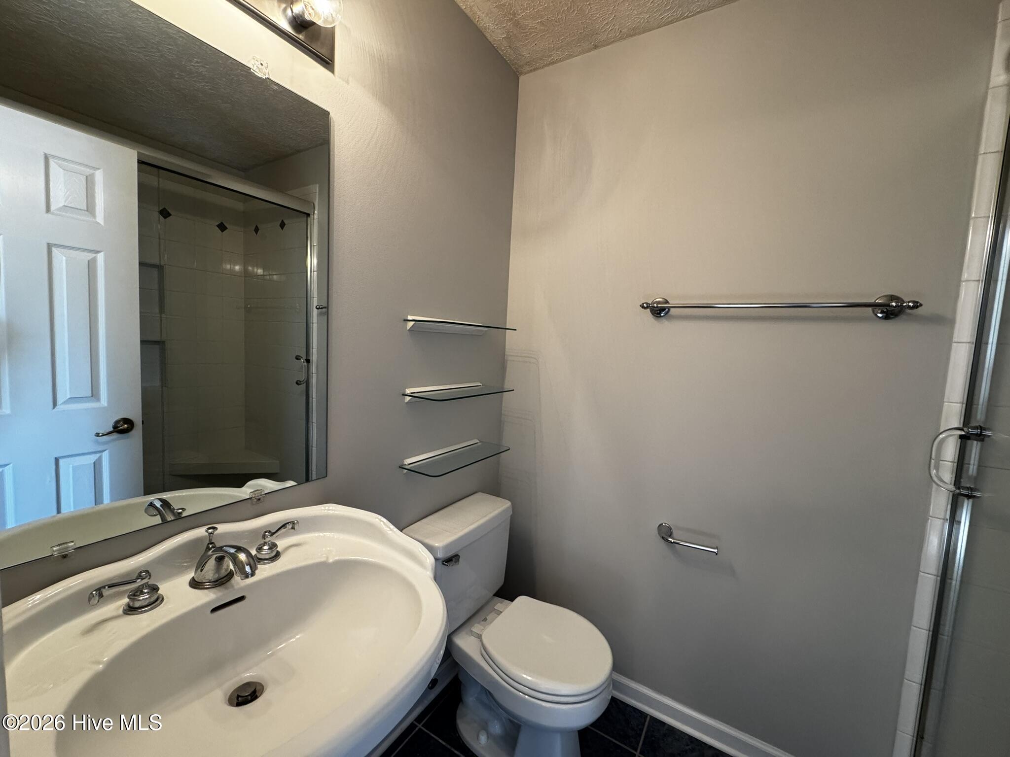 100550943 | Photo 12