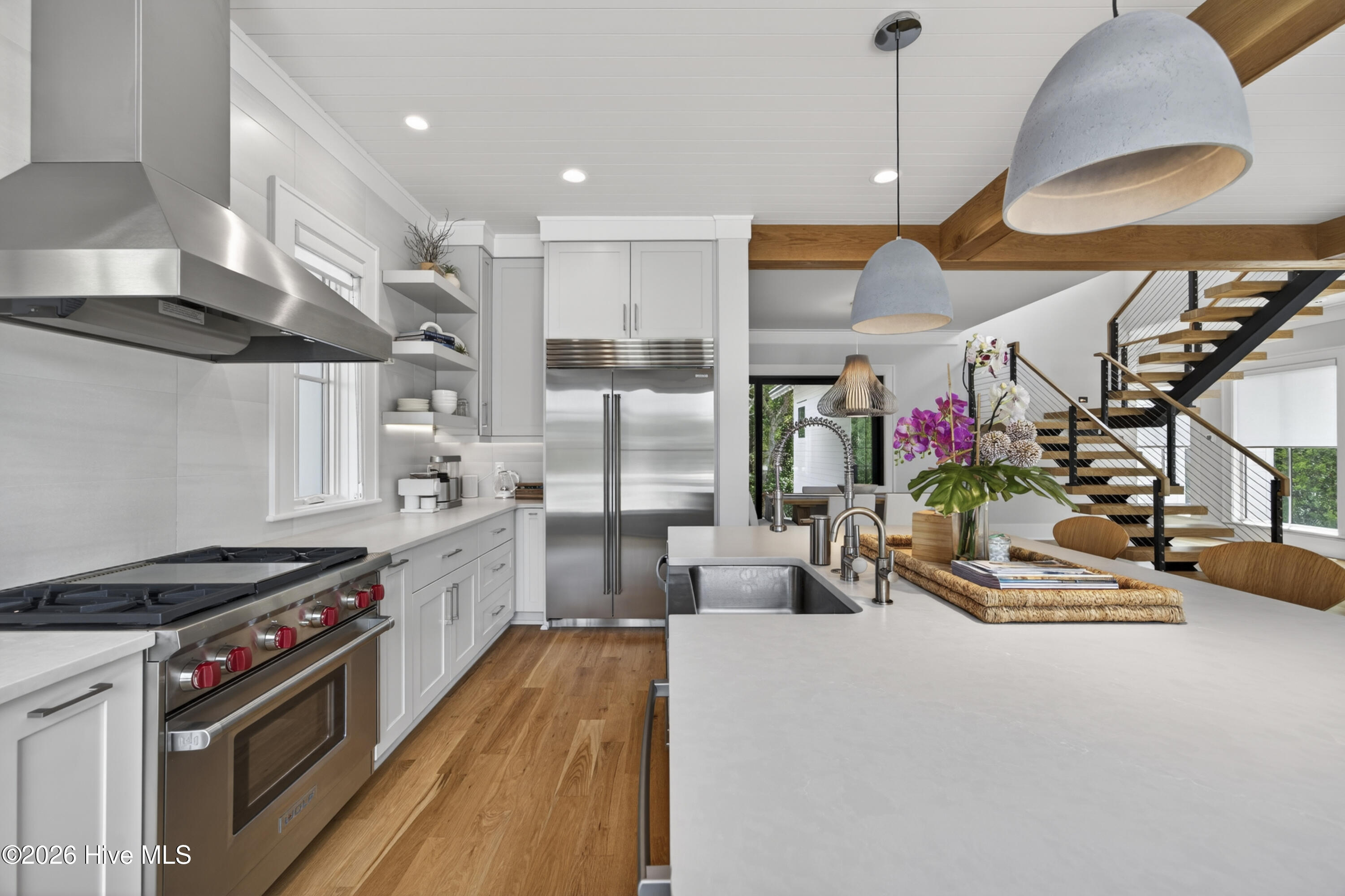 100566186 | Photo 20