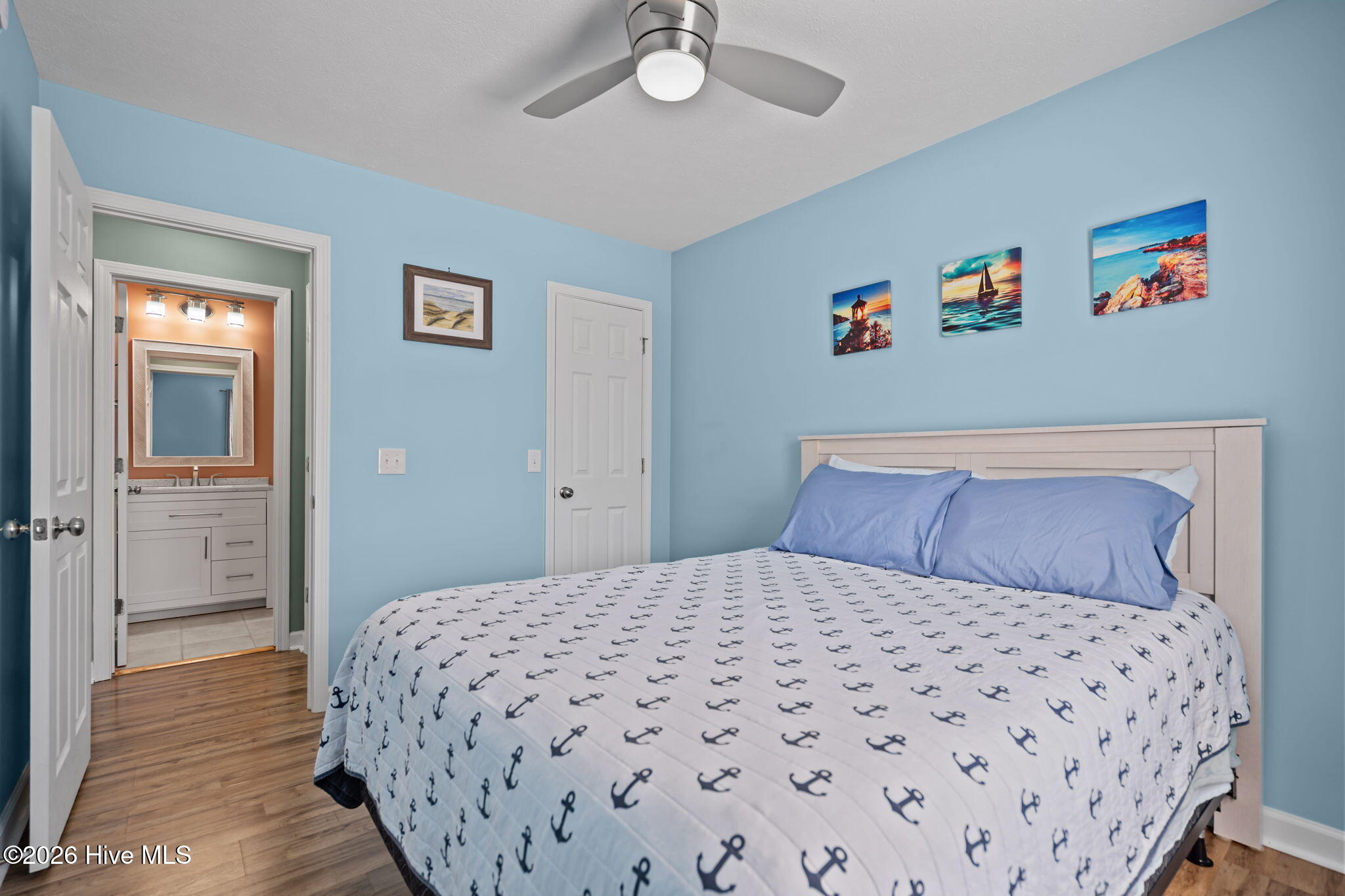 100564020 | Photo 26