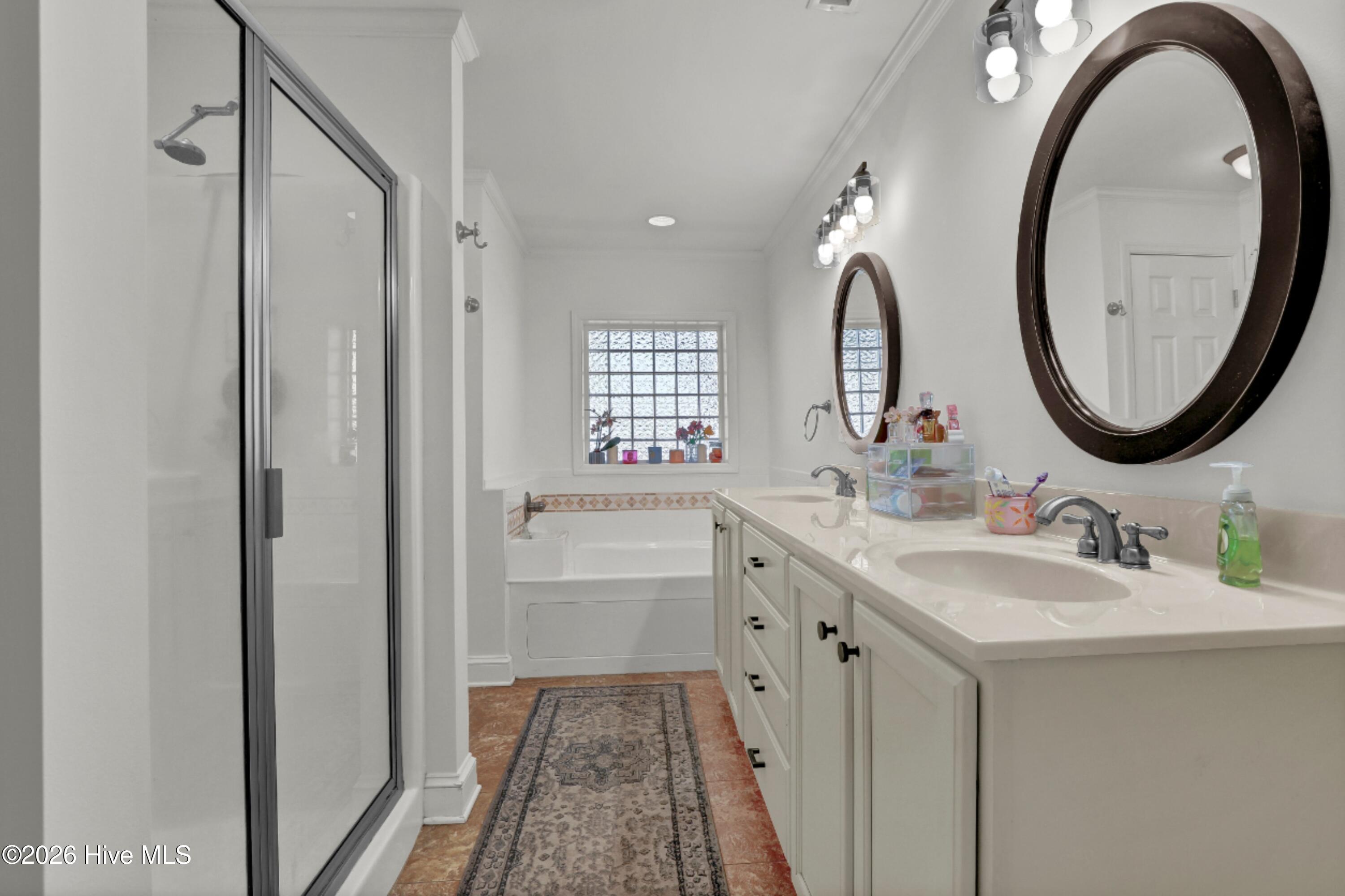 100566573 | Photo 32