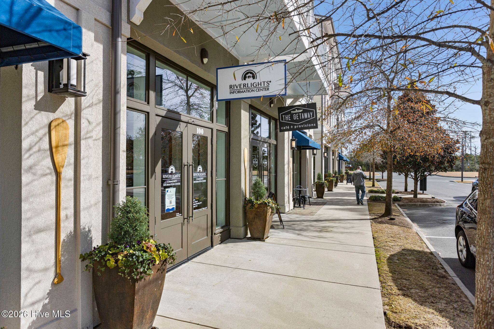 100565935 | Photo 51