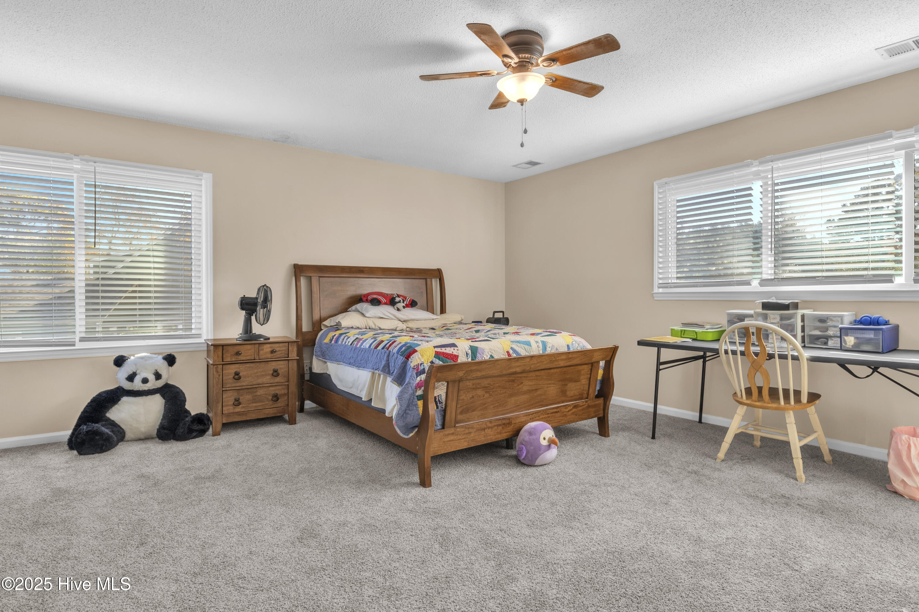 100480579 | Photo 15