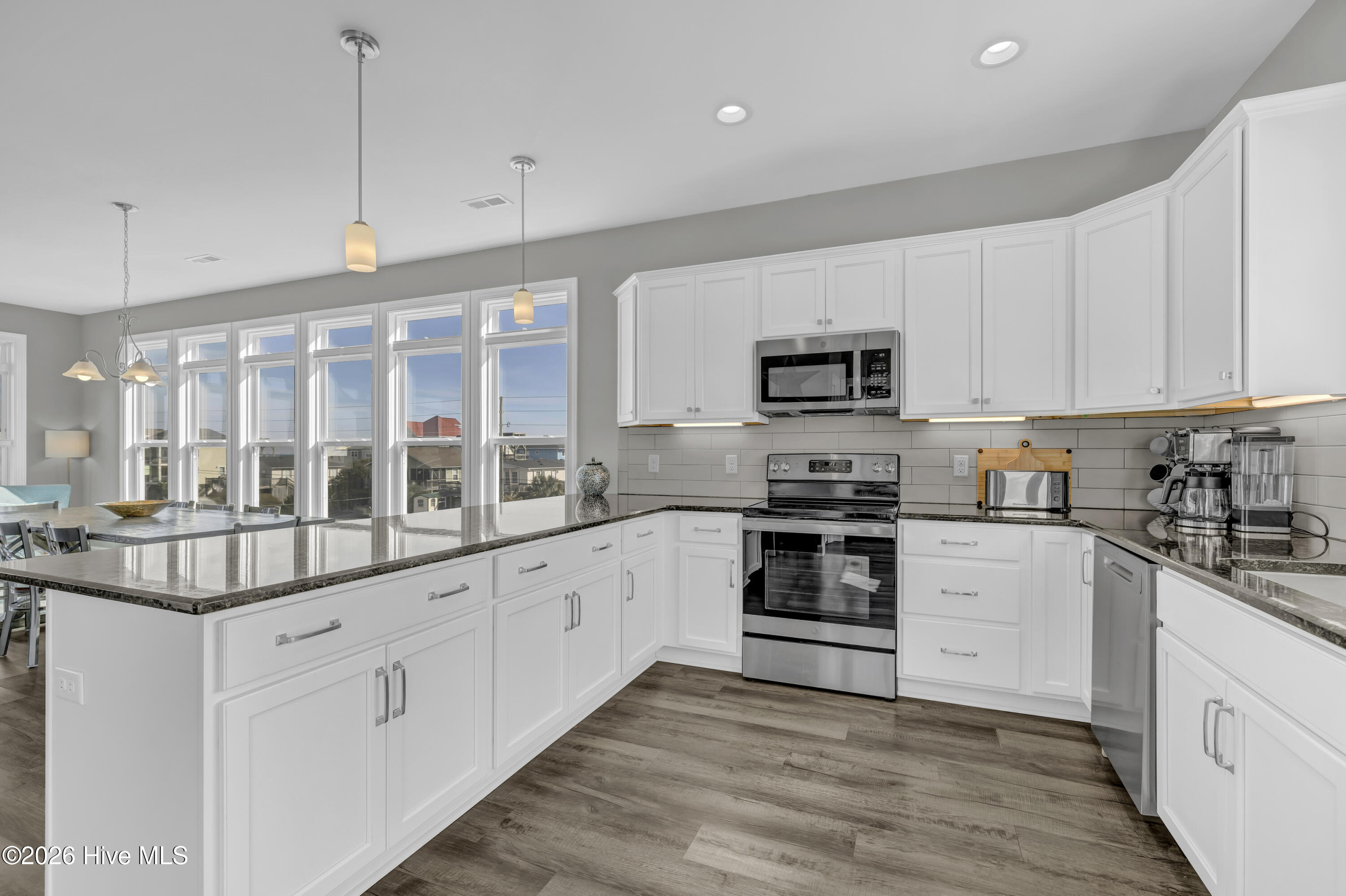 100547519 | Photo 16